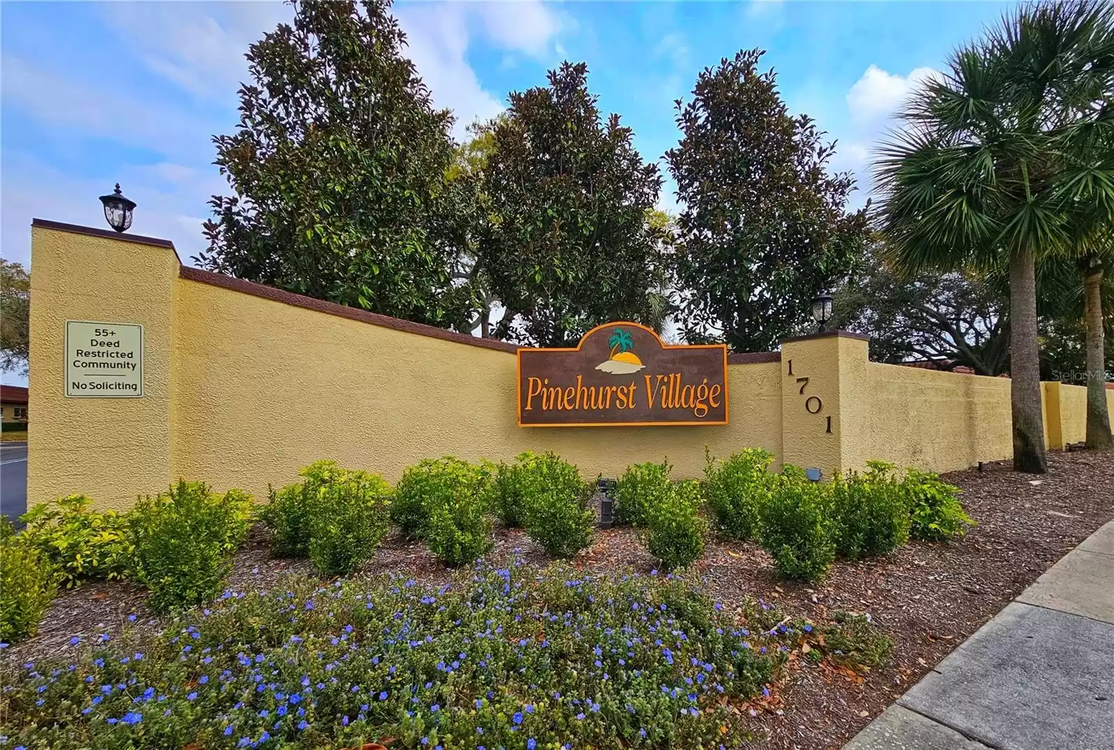 1701 PINEHURST ROAD, DUNEDIN, Florida 34698, 1 Bedroom Bedrooms, ,1 BathroomBathrooms,Residential,For Sale,PINEHURST,MFRU8233112