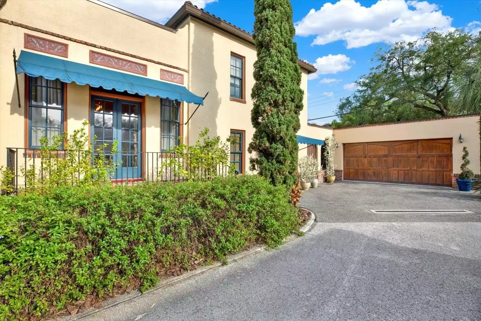 Side Entrance & Garage