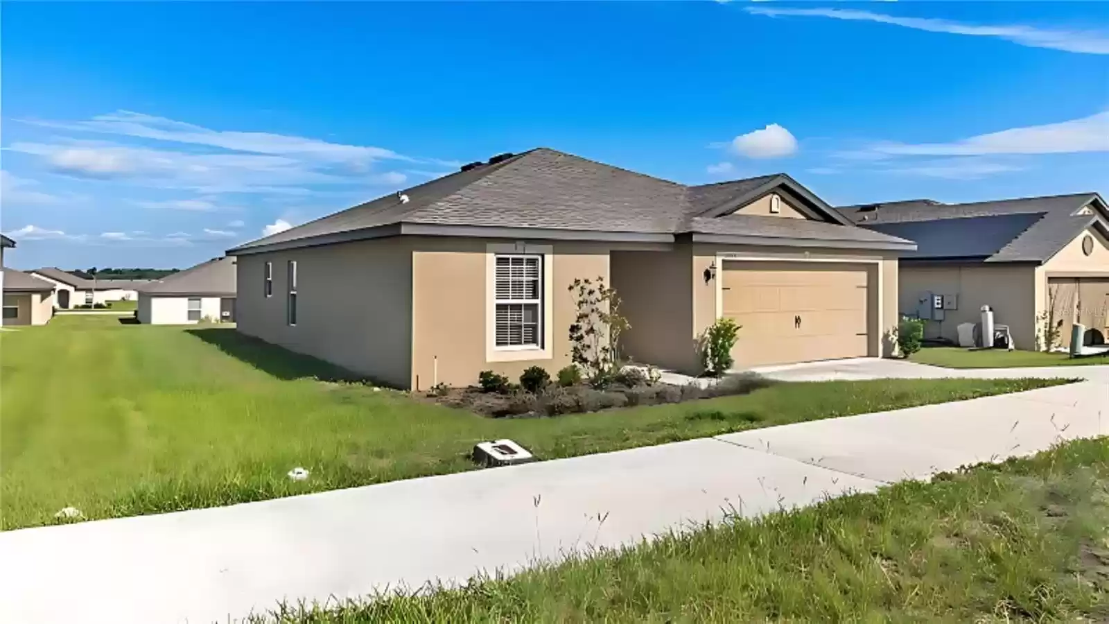 2053 AMBER SWEET CIRCLE, DUNDEE, Florida 33838, 3 Bedrooms Bedrooms, ,2 BathroomsBathrooms,Residential Lease,For Rent,AMBER SWEET,MFRP4929879