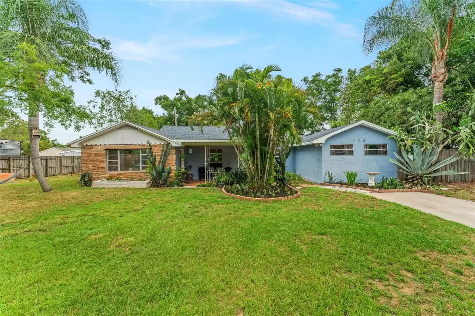 294 LINDEN STREET, CLERMONT, Florida 34711, 4 Bedrooms Bedrooms, ,2 BathroomsBathrooms,Residential,For Sale,LINDEN,MFRO6192403