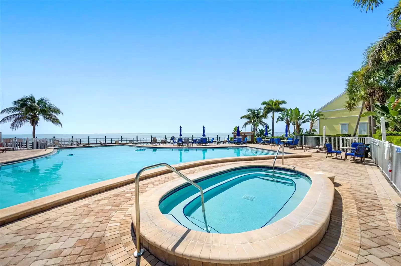 4874 COQUINA KEY DRIVE, ST PETERSBURG, Florida 33705, 1 Bedroom Bedrooms, ,1 BathroomBathrooms,Residential,For Sale,COQUINA KEY,MFRU8238104