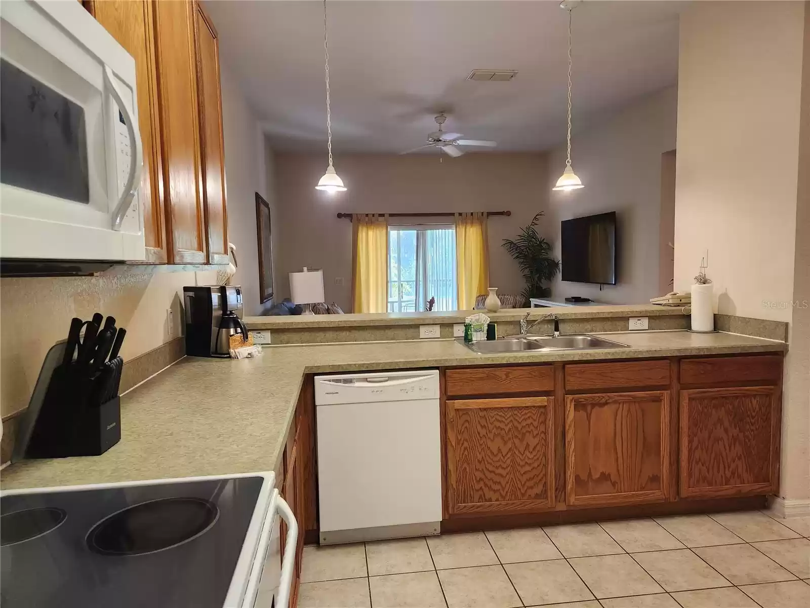 704 GRAN BAHAMA BOULEVARD, DAVENPORT, Florida 33897, 2 Bedrooms Bedrooms, ,2 BathroomsBathrooms,Residential,For Sale,GRAN BAHAMA,MFRO6195070