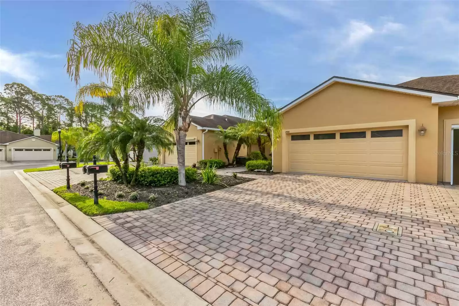 1566 VIENNA SQUARE DRIVE, WINTER HAVEN, Florida 33884, 2 Bedrooms Bedrooms, ,2 BathroomsBathrooms,Residential,For Sale,VIENNA SQUARE,MFRO6195187