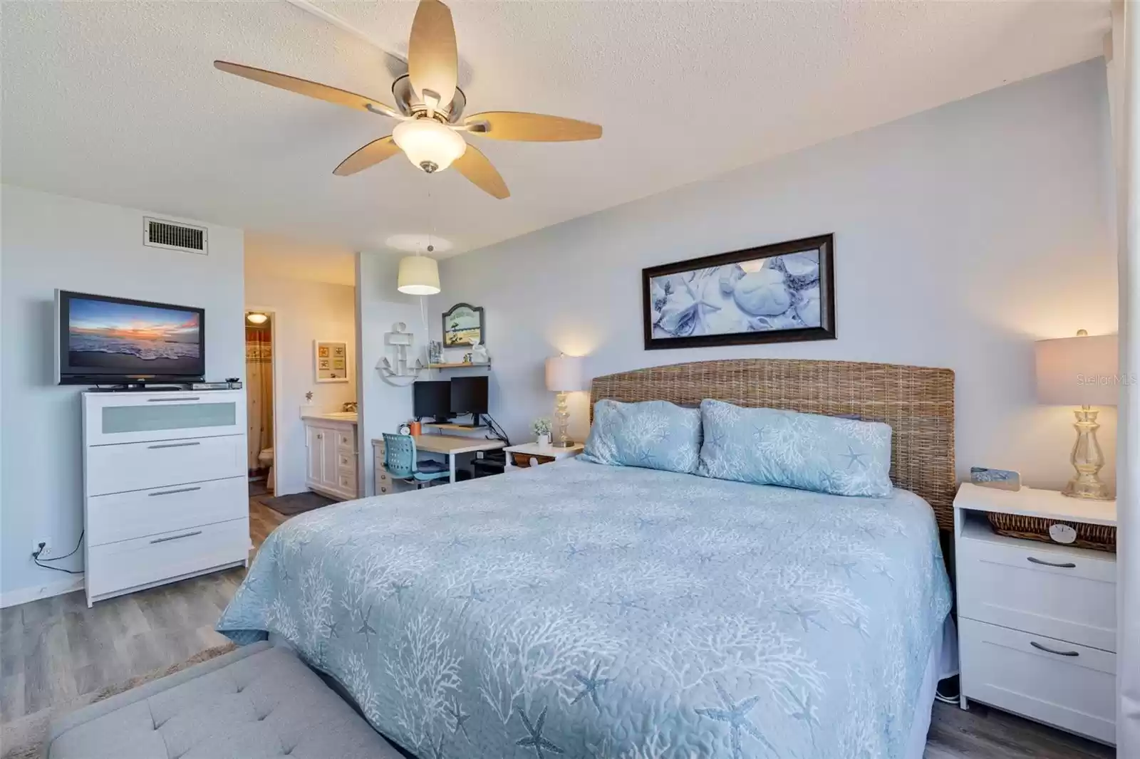 6219 PALMA DEL MAR BOULEVARD, SAINT PETERSBURG, Florida 33715, 2 Bedrooms Bedrooms, ,2 BathroomsBathrooms,Residential,For Sale,PALMA DEL MAR,MFRU8237520