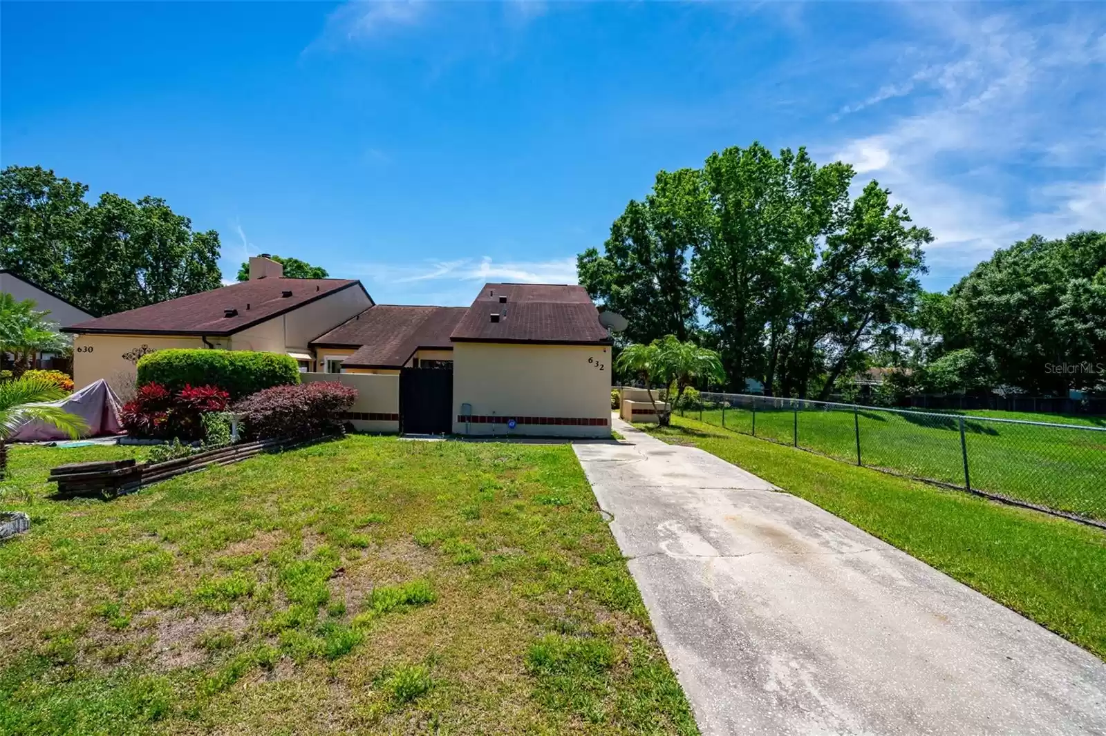 632 GOLDEN SUNSHINE CIRCLE, ORLANDO, Florida 32807, 3 Bedrooms Bedrooms, ,2 BathroomsBathrooms,Residential,For Sale,GOLDEN SUNSHINE,MFRO6194791