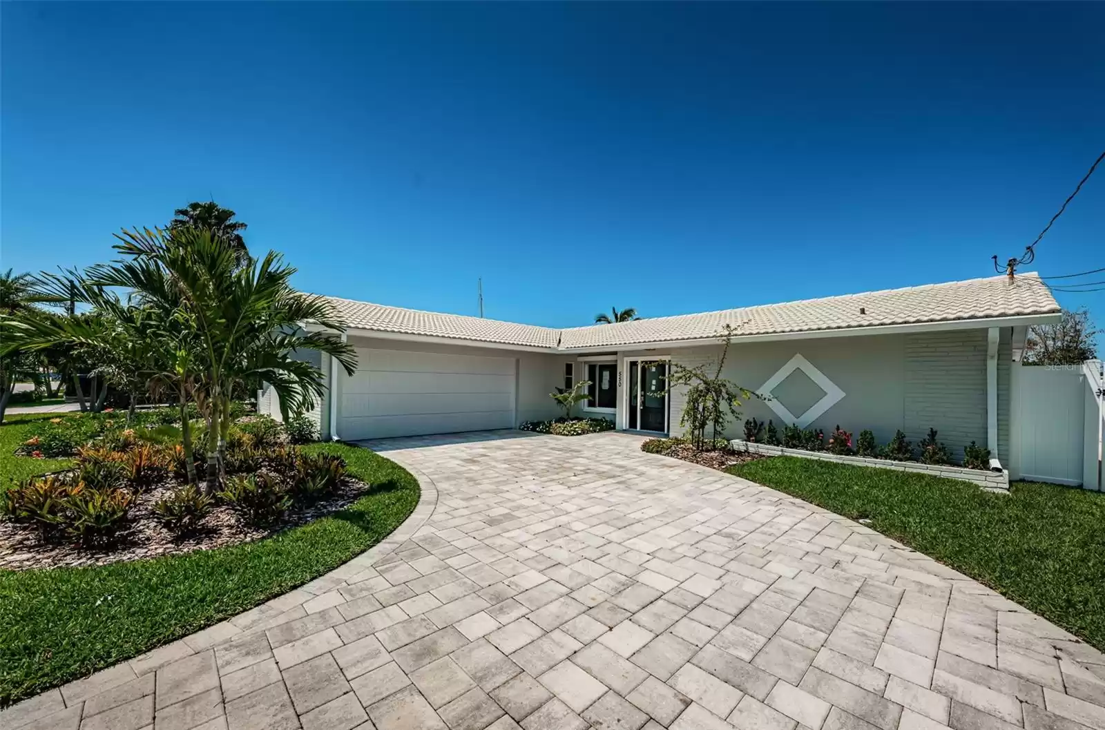 550 JOHNS PASS AVENUE, MADEIRA BEACH, Florida 33708, 3 Bedrooms Bedrooms, ,2 BathroomsBathrooms,Residential,For Sale,JOHNS PASS,MFRU8238484