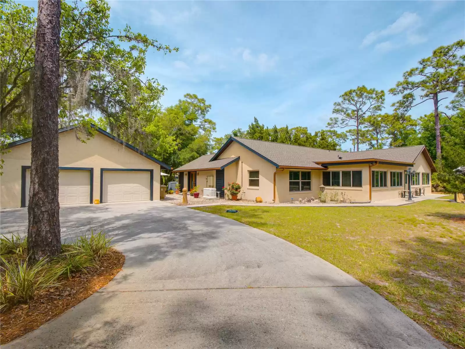 5340 JONES RD, SAINT CLOUD, Florida 34771, 3 Bedrooms Bedrooms, ,2 BathroomsBathrooms,Residential,For Sale,JONES RD,MFRO6195084