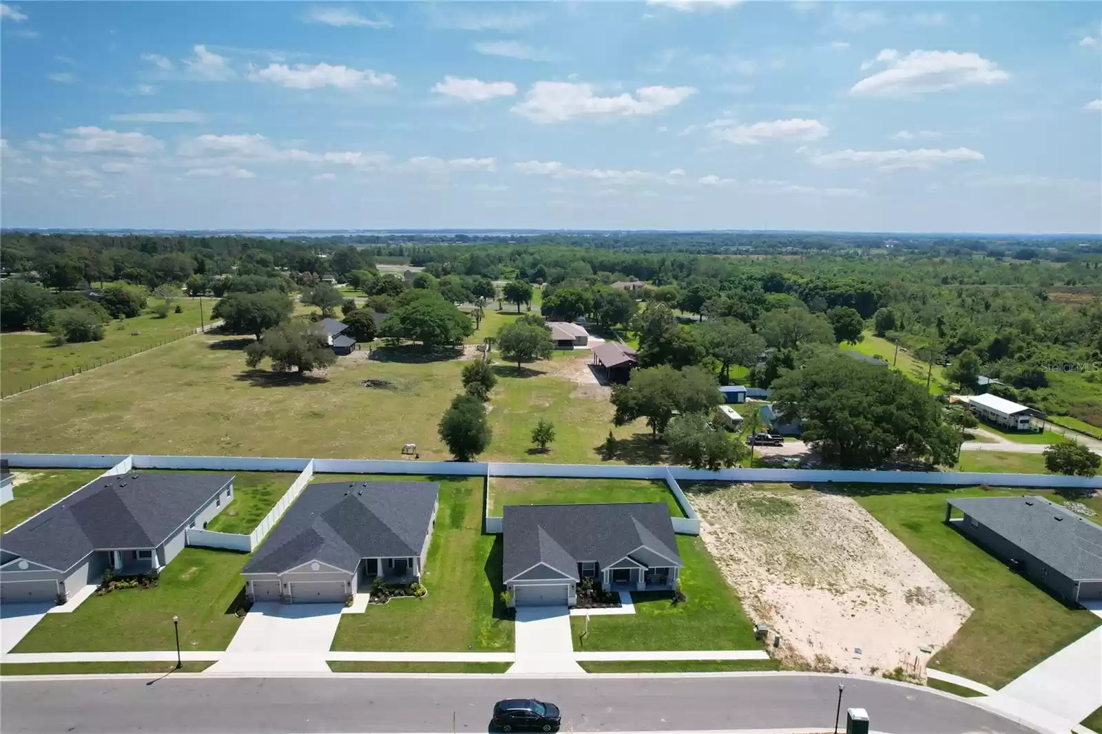 1145 SANDPIPER LOOP, WINTER HAVEN, Florida 33881, 3 Bedrooms Bedrooms, ,2 BathroomsBathrooms,Residential,For Sale,SANDPIPER,MFRT3518585