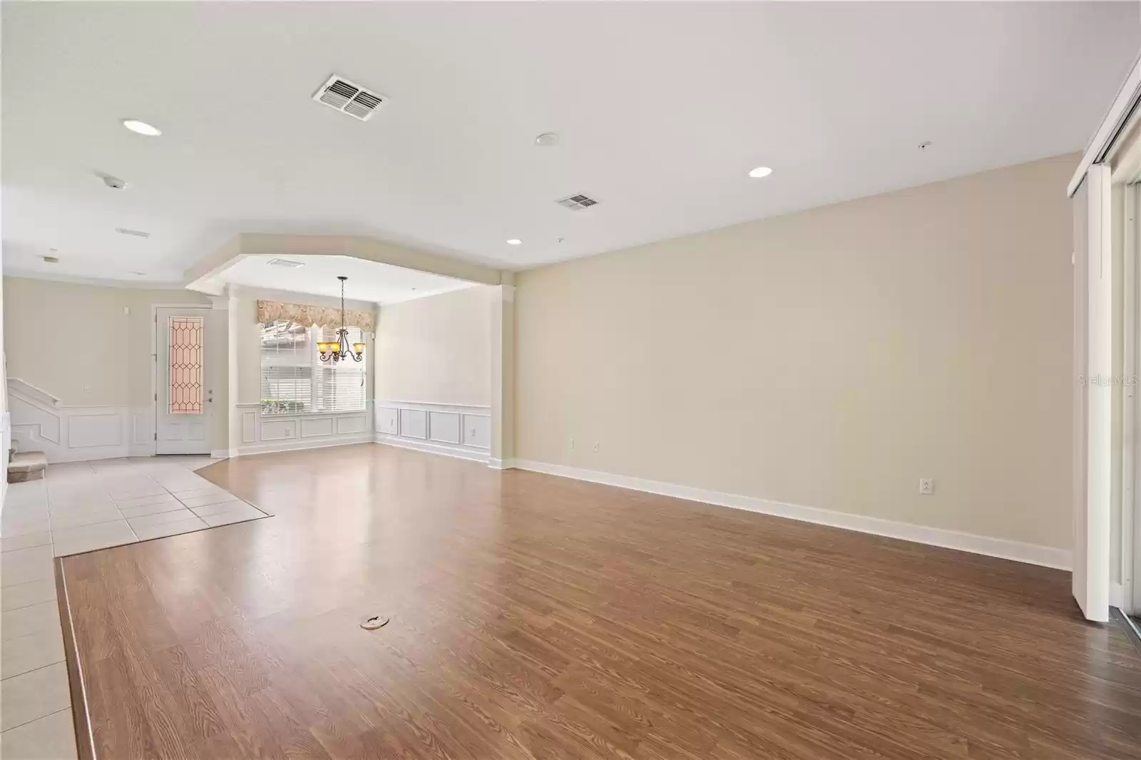 Living Room/Kitchen