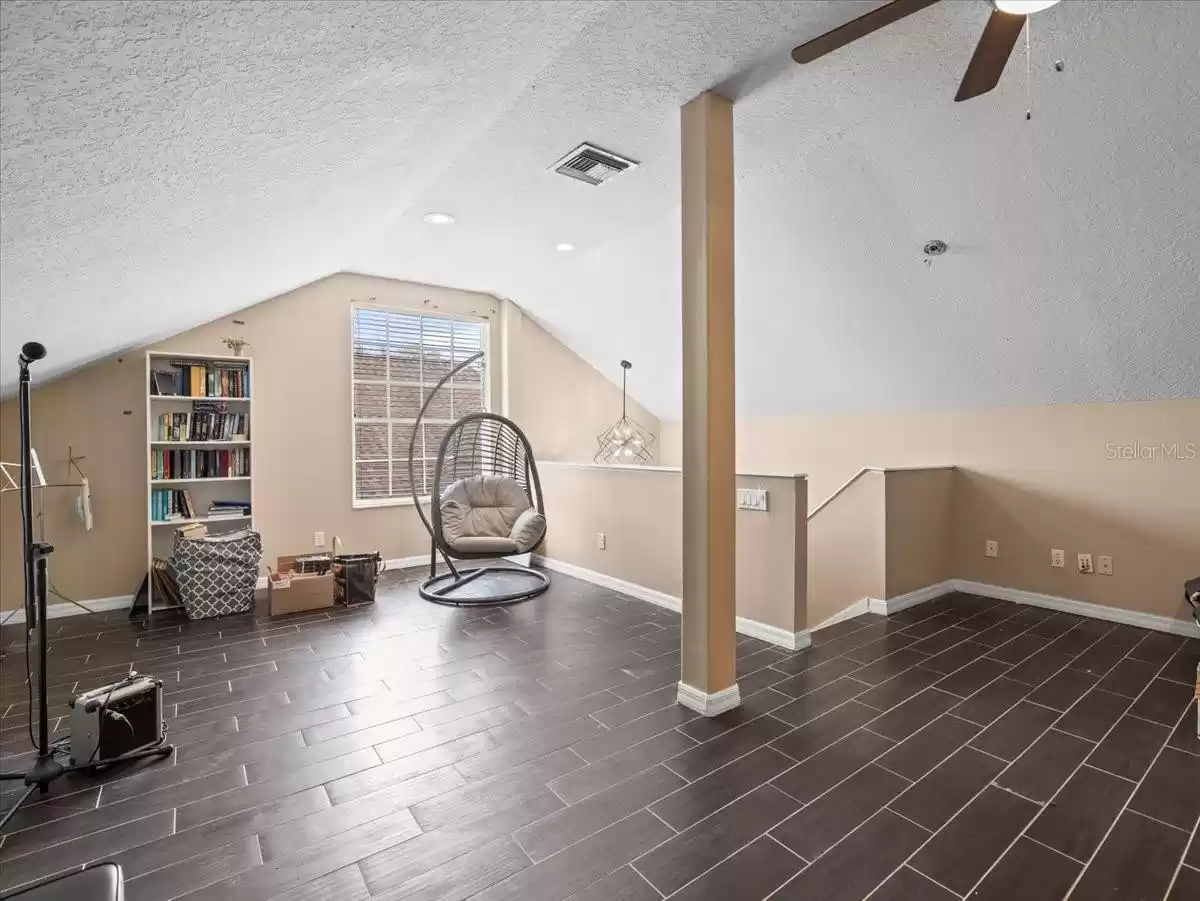 Upstairs Loft/Bonus Room