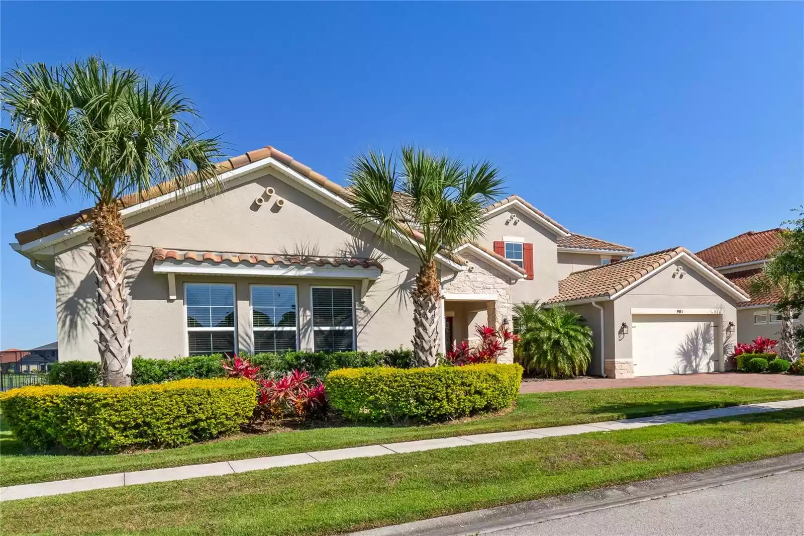 901 WINDLASS COURT, KISSIMMEE, Florida 34746, 5 Bedrooms Bedrooms, ,5 BathroomsBathrooms,Residential,For Sale,WINDLASS,MFRO6197100