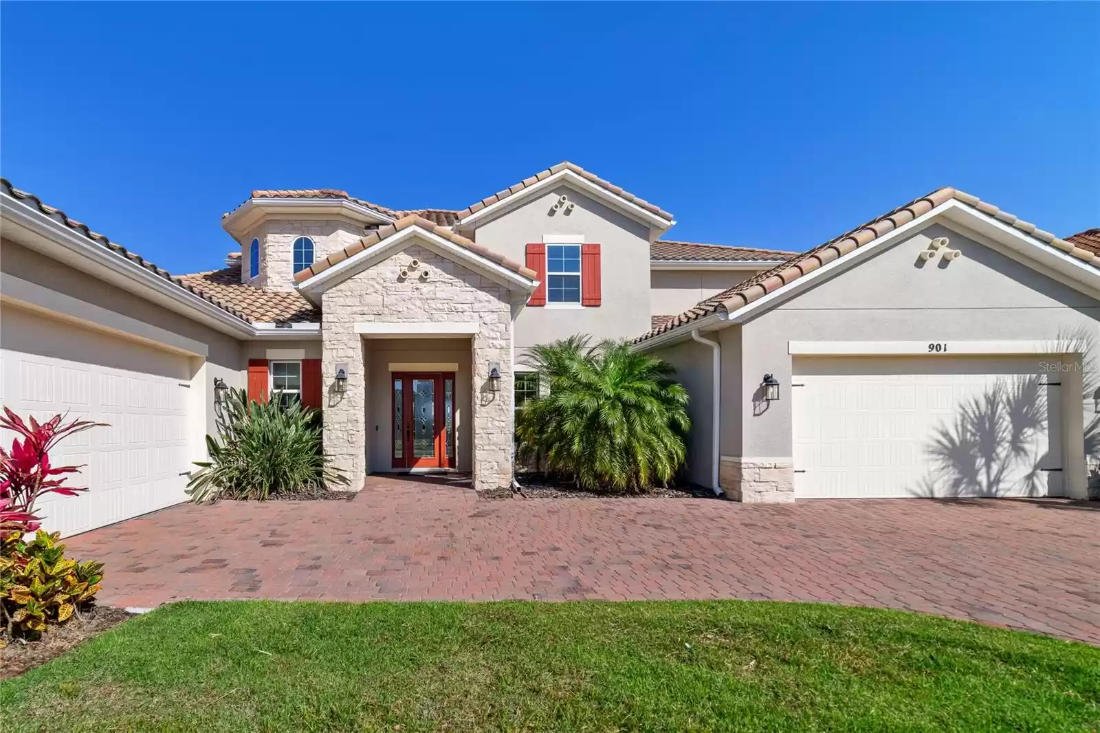 901 WINDLASS COURT, KISSIMMEE, Florida 34746, 5 Bedrooms Bedrooms, ,5 BathroomsBathrooms,Residential,For Sale,WINDLASS,MFRO6197100