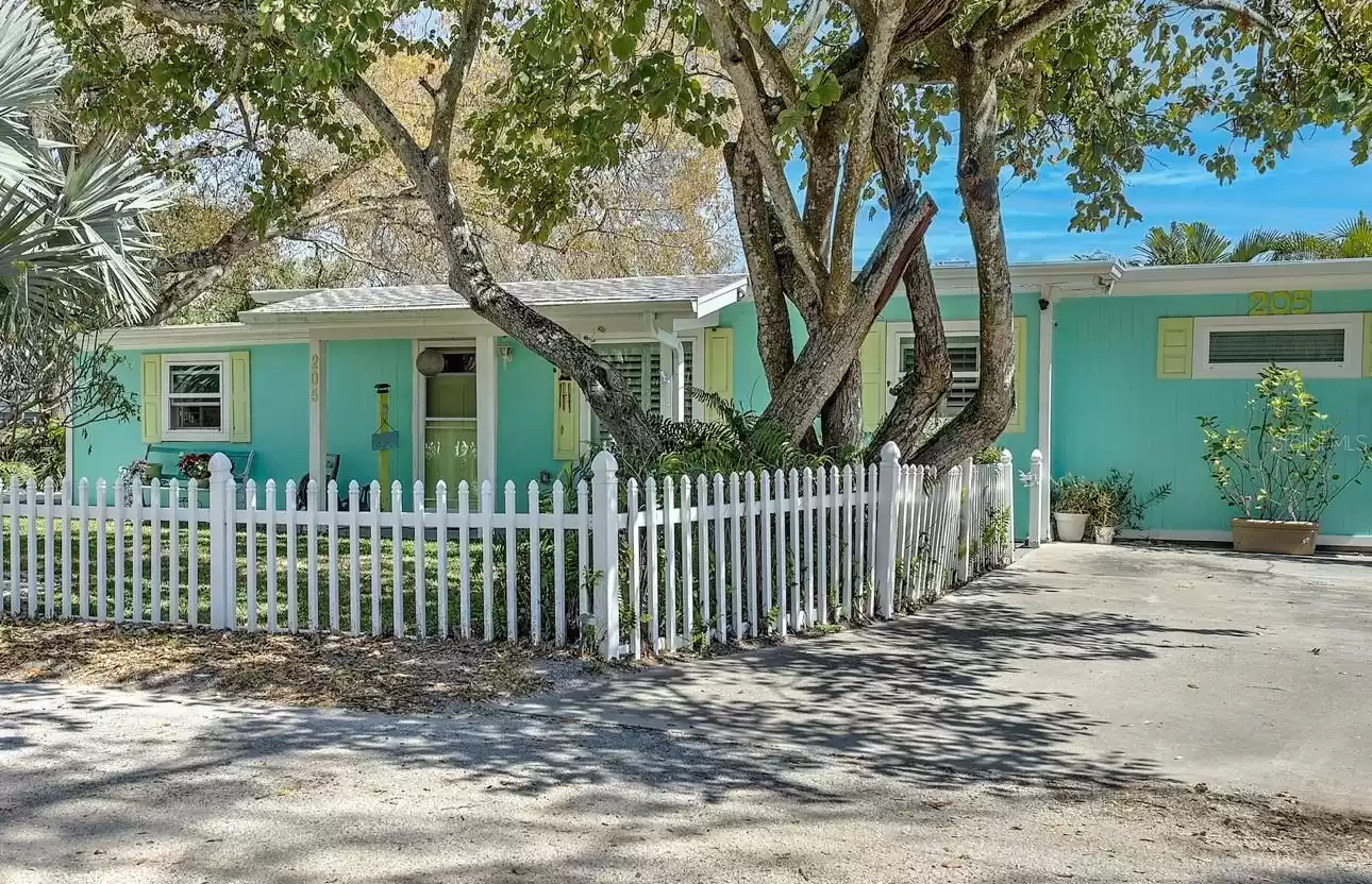 205 BROADUS STREET, CRYSTAL BEACH, Florida 34681, 3 Bedrooms Bedrooms, ,2 BathroomsBathrooms,Residential Lease,For Rent,BROADUS,MFRU8239508