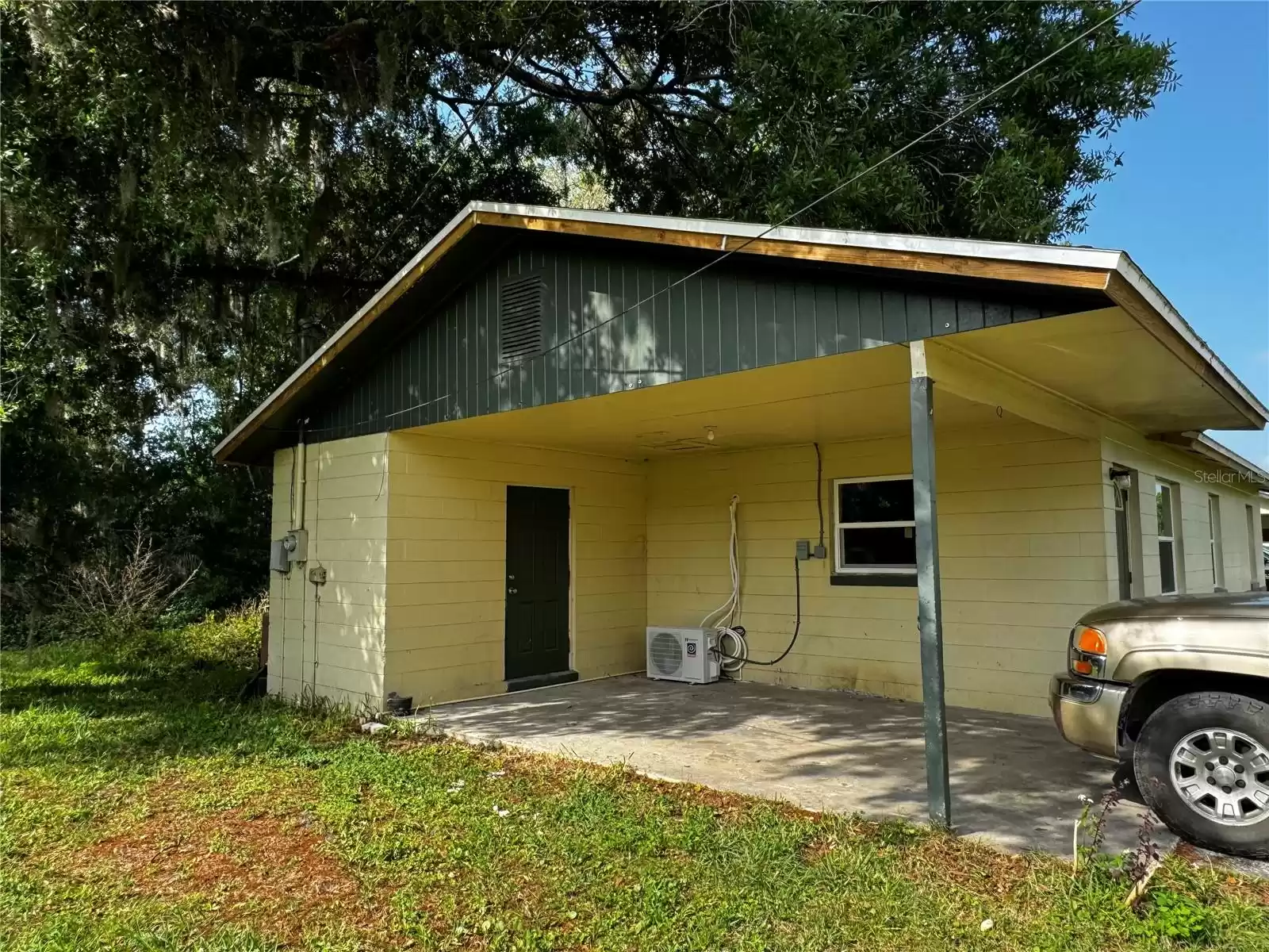 705 GROVE STREET, BOWLING GREEN, Florida 33834, 3 Bedrooms Bedrooms, ,1 BathroomBathrooms,Residential,For Sale,GROVE,MFRL4944206