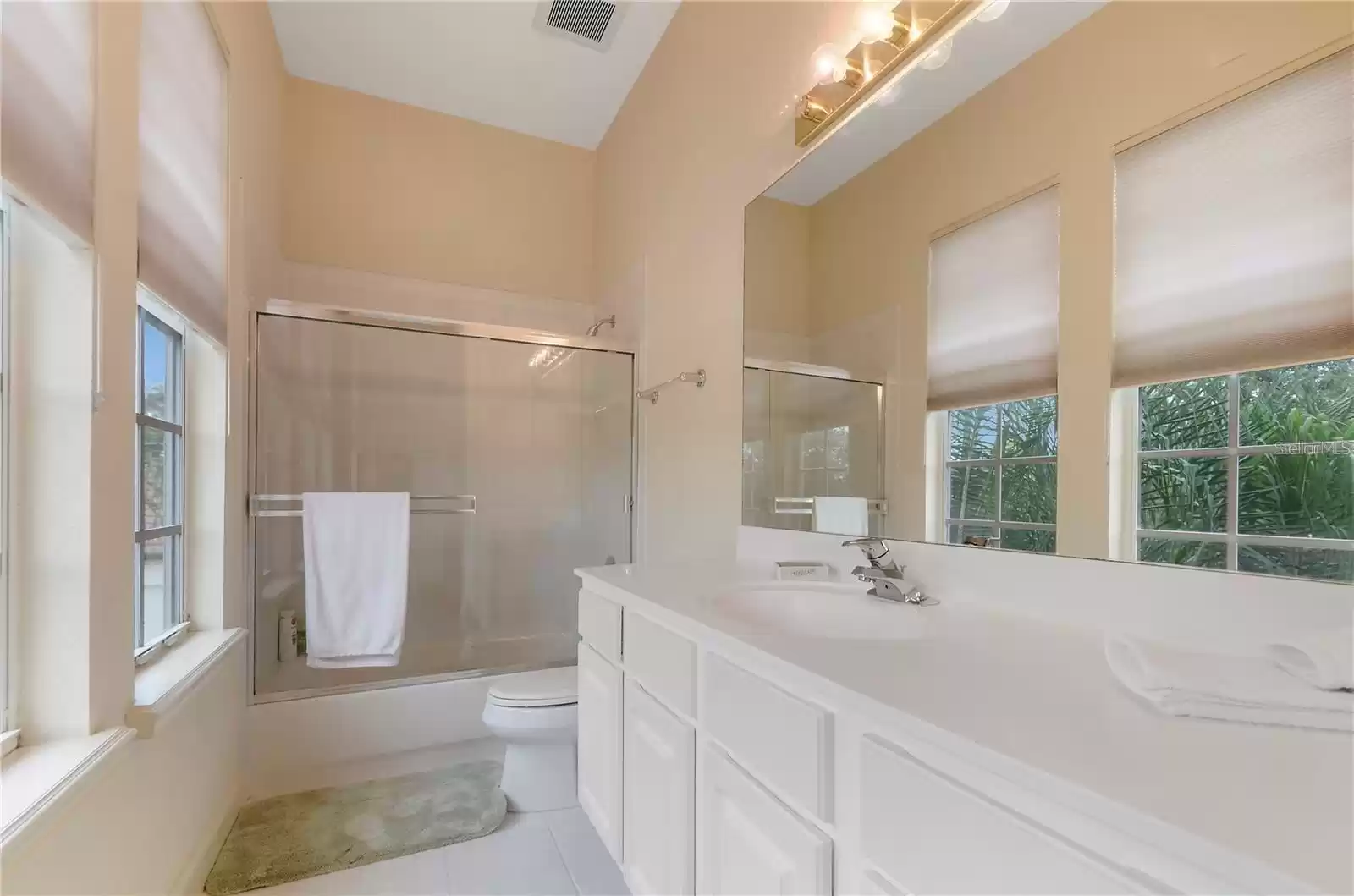 12137 CRESCENT COVE COURT, WINDERMERE, Florida 34786, 6 Bedrooms Bedrooms, ,7 BathroomsBathrooms,Residential Lease,For Rent,CRESCENT COVE,MFRO6199200