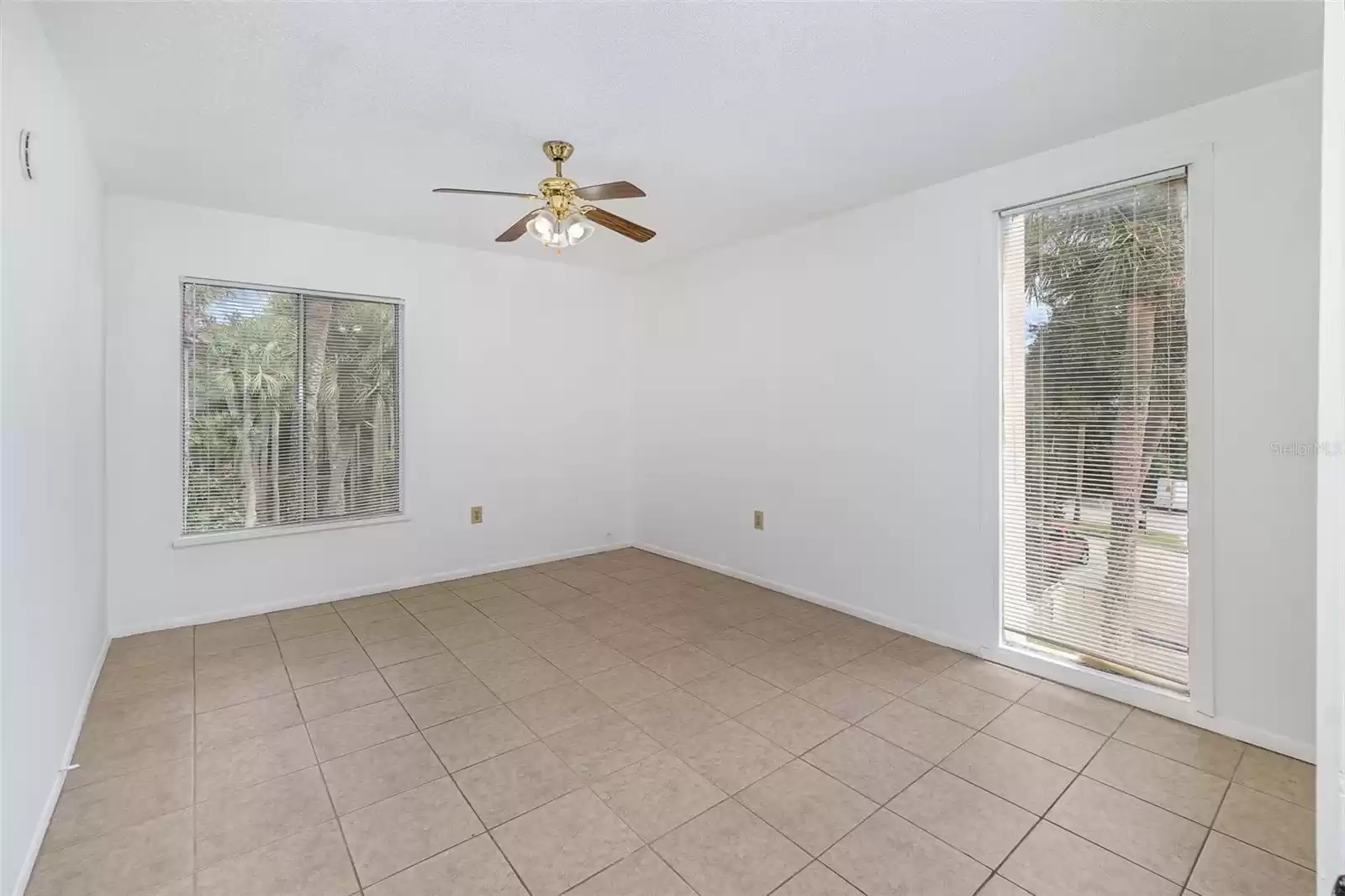 588 ORANGE DRIVE, ALTAMONTE SPRINGS, Florida 32701, 1 Bedroom Bedrooms, ,1 BathroomBathrooms,Residential,For Sale,ORANGE,MFRO6199345