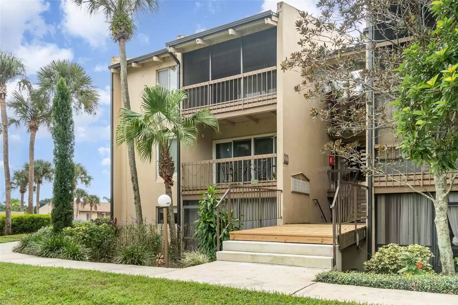 588 ORANGE DRIVE, ALTAMONTE SPRINGS, Florida 32701, 1 Bedroom Bedrooms, ,1 BathroomBathrooms,Residential,For Sale,ORANGE,MFRO6199345