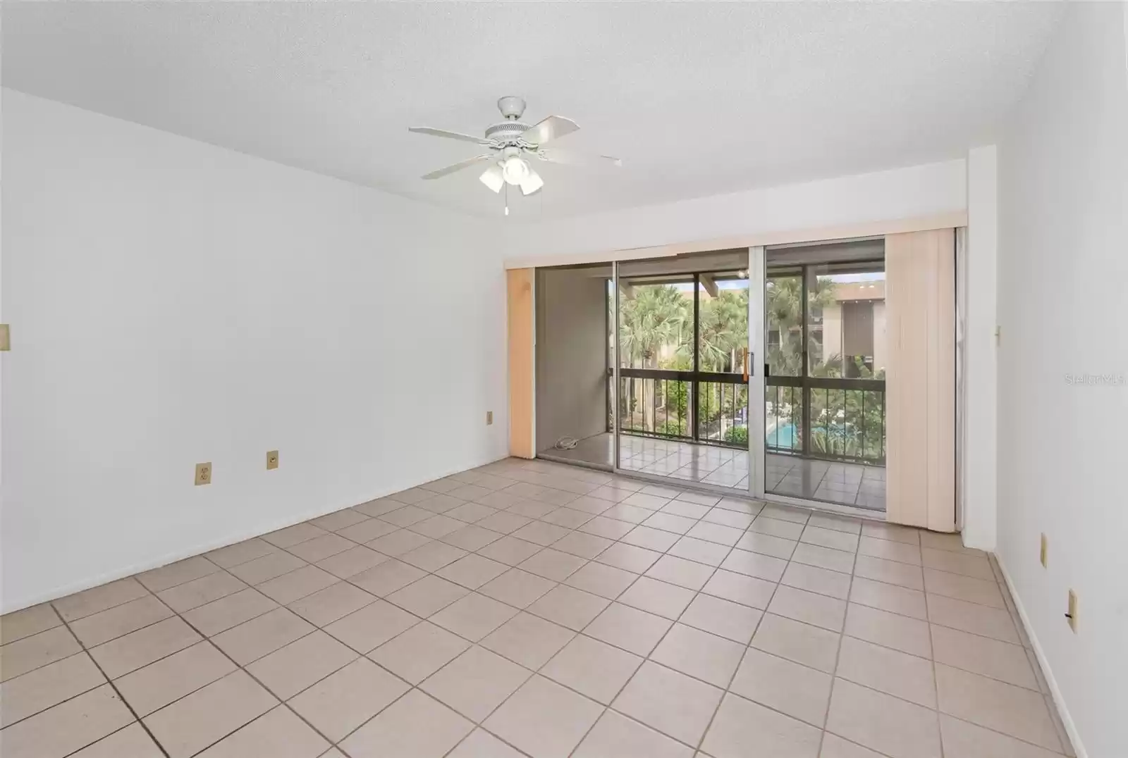 588 ORANGE DRIVE, ALTAMONTE SPRINGS, Florida 32701, 1 Bedroom Bedrooms, ,1 BathroomBathrooms,Residential,For Sale,ORANGE,MFRO6199345