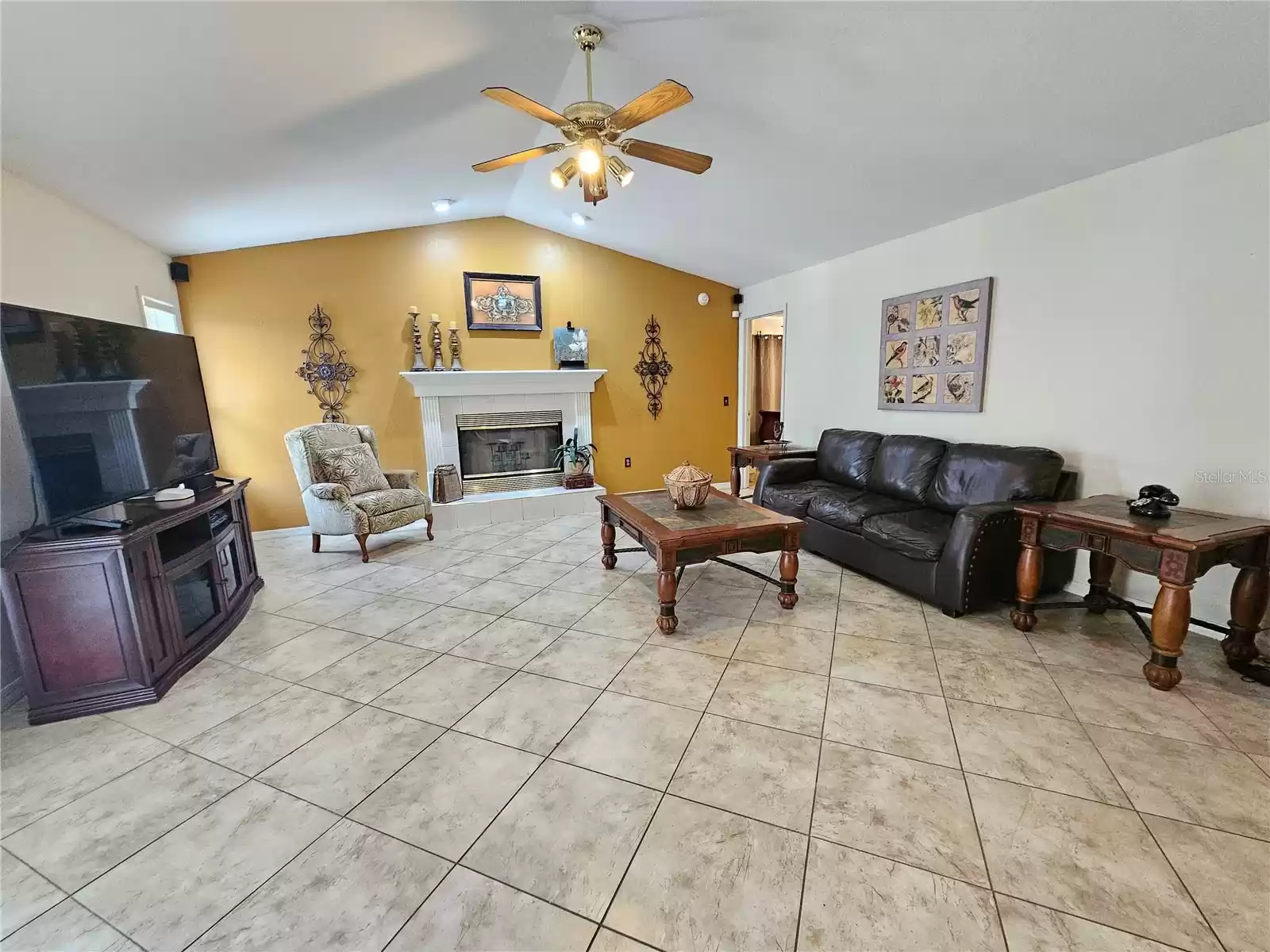 1920 FARRINGTON DRIVE, LAKELAND, Florida 33809, 4 Bedrooms Bedrooms, ,3 BathroomsBathrooms,Residential,For Sale,FARRINGTON,MFRL4944293