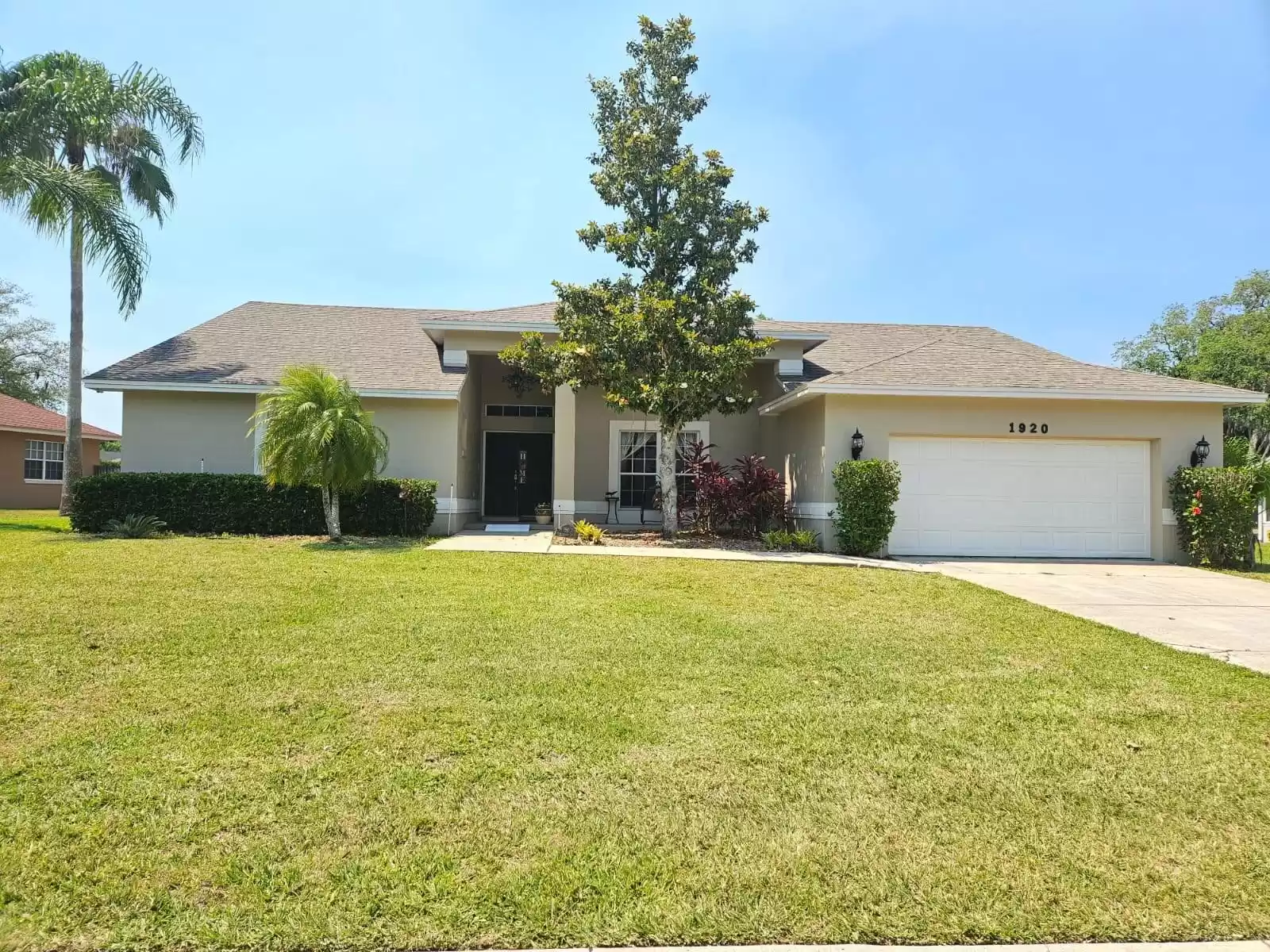 1920 FARRINGTON DRIVE, LAKELAND, Florida 33809, 4 Bedrooms Bedrooms, ,3 BathroomsBathrooms,Residential,For Sale,FARRINGTON,MFRL4944293