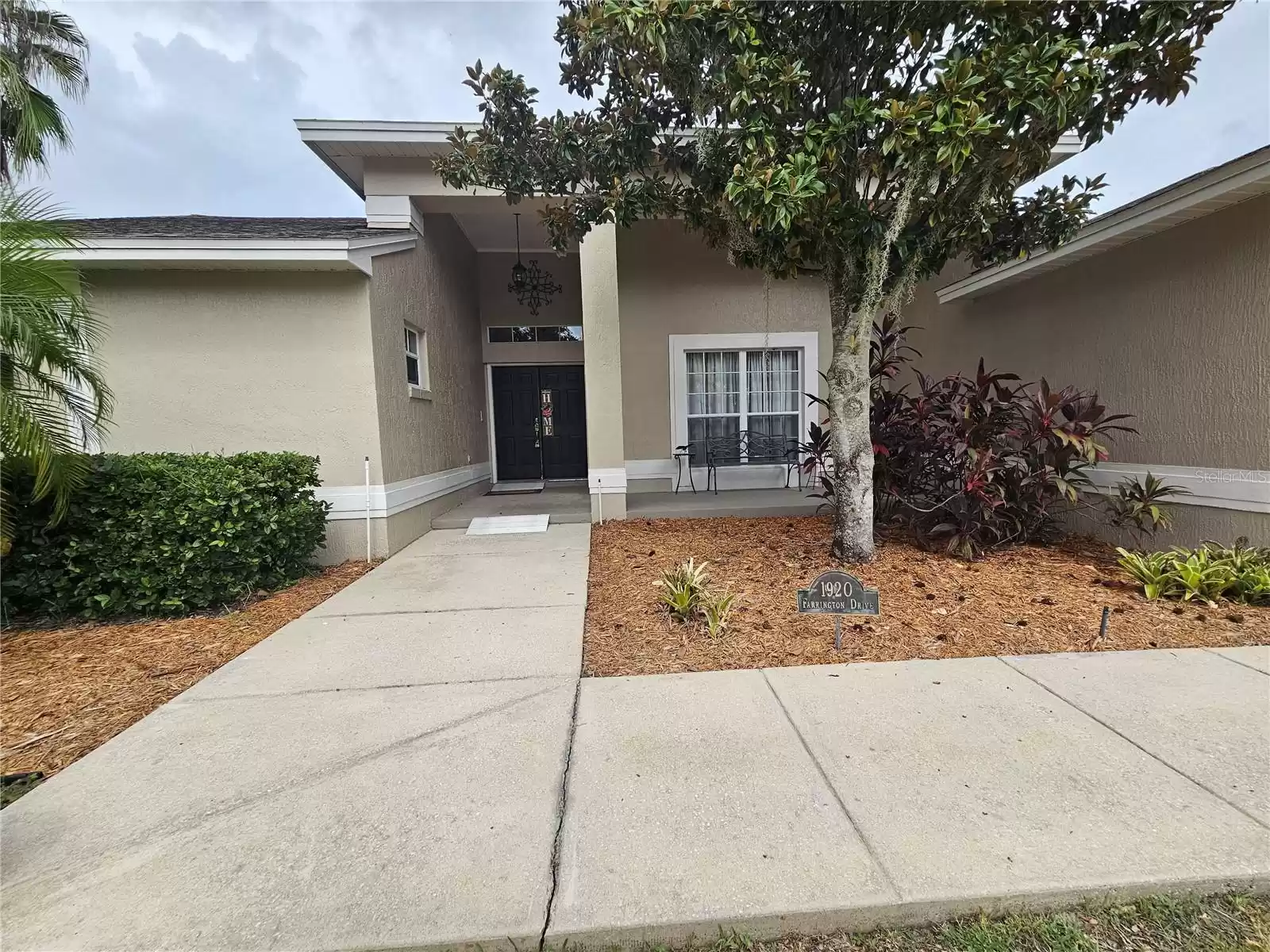 1920 FARRINGTON DRIVE, LAKELAND, Florida 33809, 4 Bedrooms Bedrooms, ,3 BathroomsBathrooms,Residential,For Sale,FARRINGTON,MFRL4944293