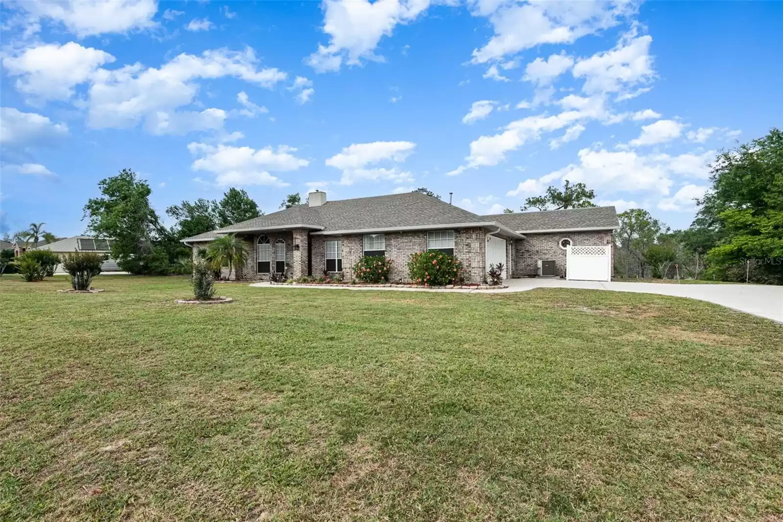 2090 LAKEBREEZE WAY, DELTONA, Florida 32738, 4 Bedrooms Bedrooms, ,3 BathroomsBathrooms,Residential,For Sale,LAKEBREEZE,MFRO6199881