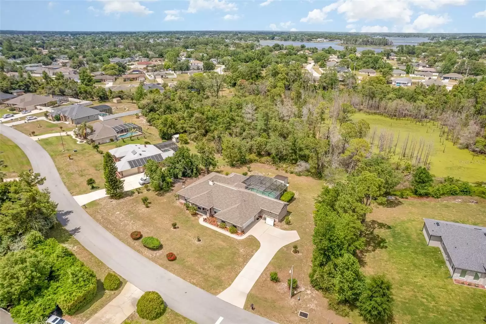 2090 LAKEBREEZE WAY, DELTONA, Florida 32738, 4 Bedrooms Bedrooms, ,3 BathroomsBathrooms,Residential,For Sale,LAKEBREEZE,MFRO6199881