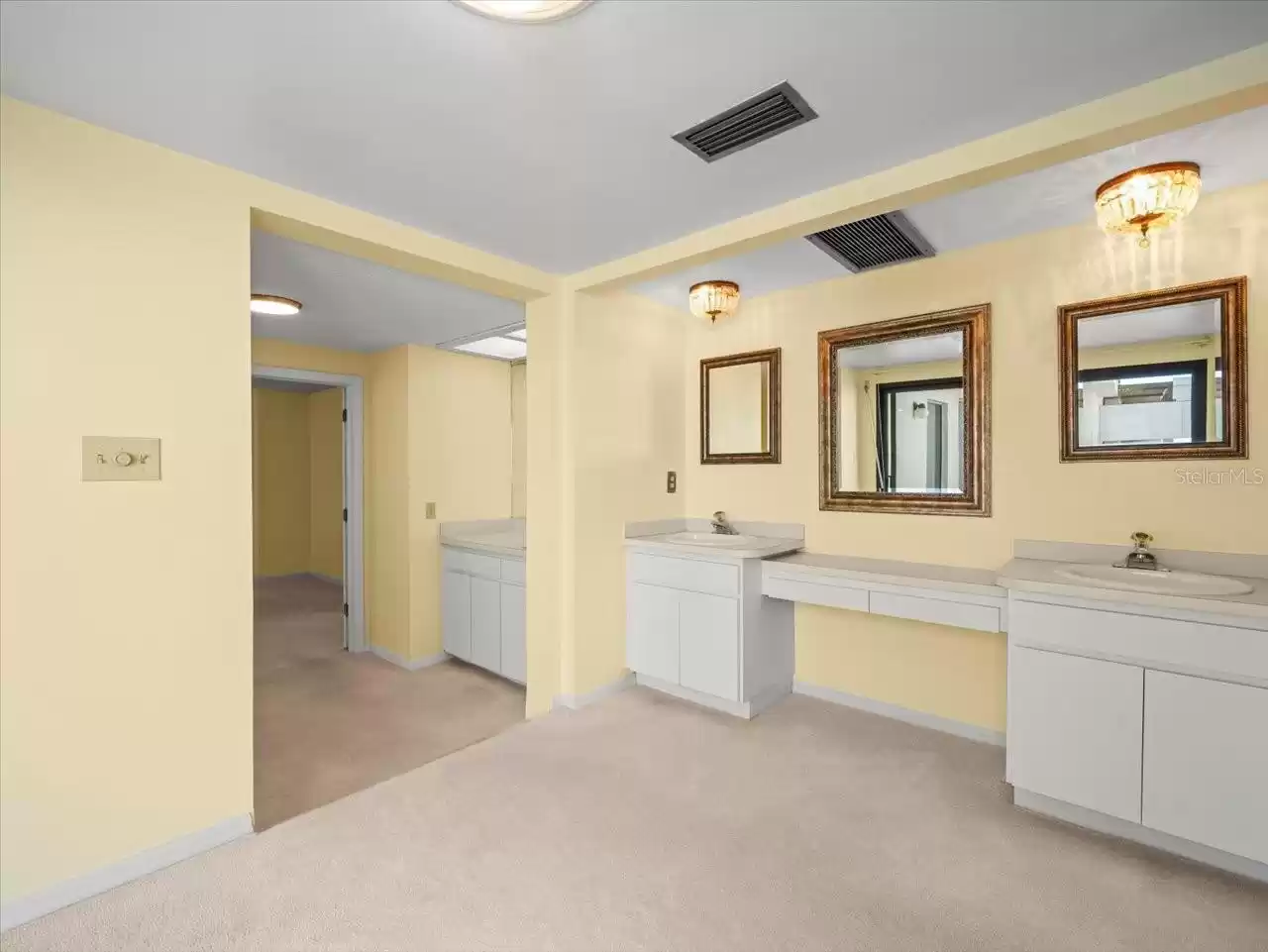 14820 RUE DE BAYONNE, CLEARWATER, Florida 33762, 3 Bedrooms Bedrooms, ,2 BathroomsBathrooms,Residential,For Sale,RUE DE BAYONNE,0,MFRU8240917