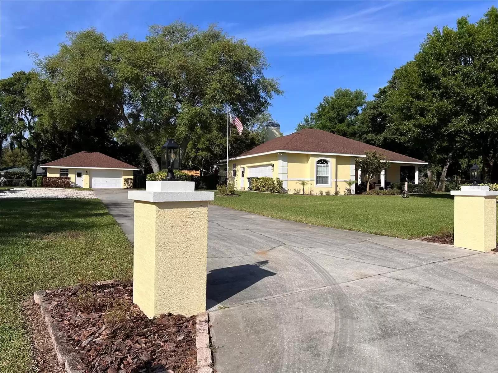 52 PINE FOREST DRIVE, HAINES CITY, Florida 33844, 3 Bedrooms Bedrooms, ,2 BathroomsBathrooms,Residential,For Sale,PINE FOREST,MFRO6192637