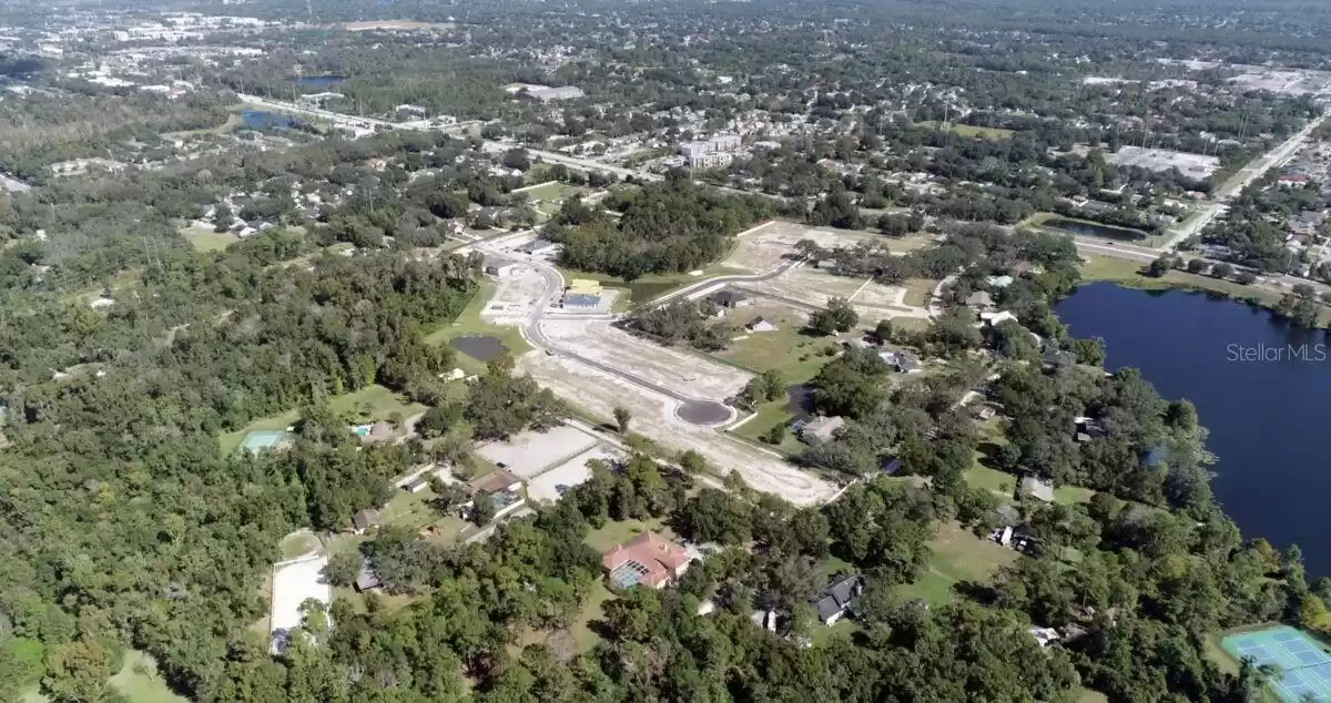 124 LAKE DRIVE, OVIEDO, Florida 32765, 5 Bedrooms Bedrooms, ,4 BathroomsBathrooms,Residential,For Sale,LAKE,MFRO6201331