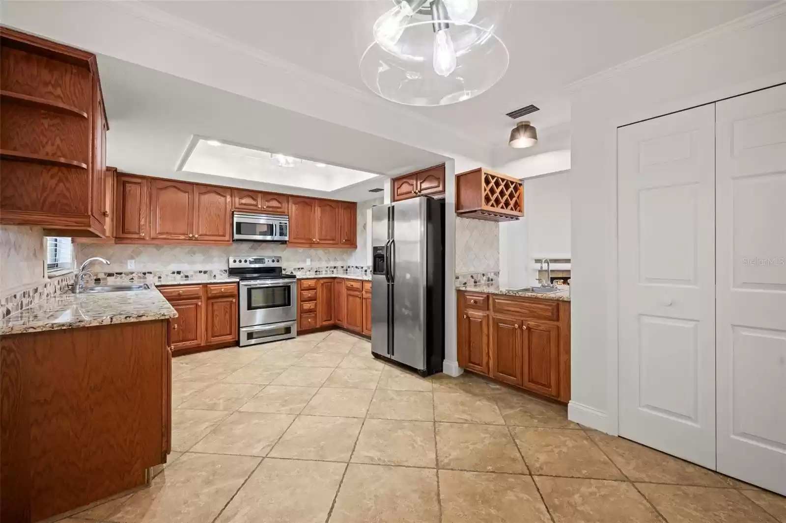 Large closet pantry and tons of cabinet space