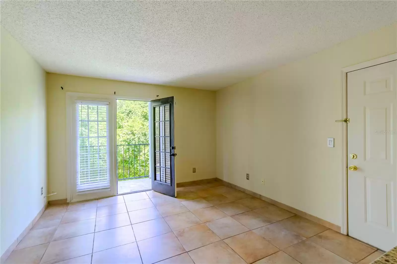 2550 ALAFAYA TRAIL, ORLANDO, Florida 32826, 1 Bedroom Bedrooms, ,1 BathroomBathrooms,Residential,For Sale,ALAFAYA,MFRO6202422