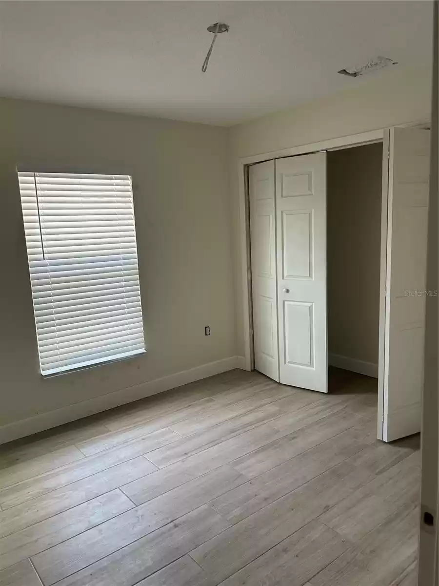 Middle bedroom