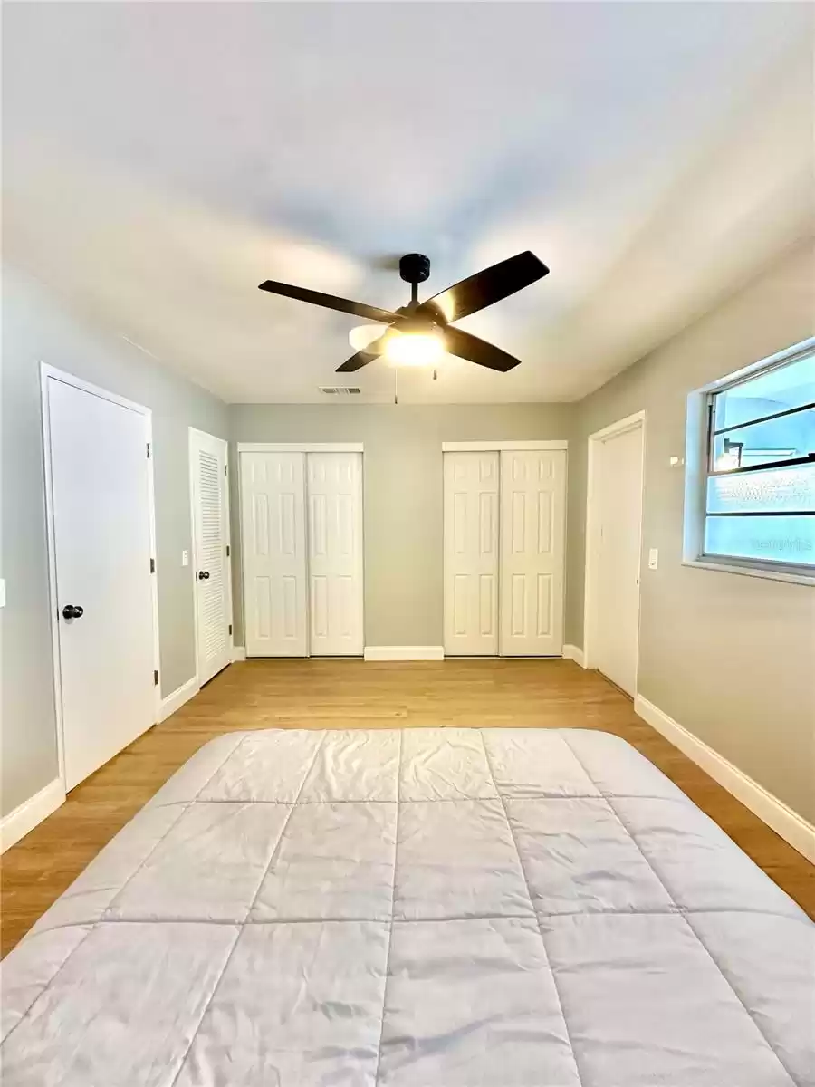 5955 18TH STREET, ST PETERSBURG, Florida 33714, 1 Bedroom Bedrooms, ,1 BathroomBathrooms,Residential,For Sale,18TH,MFRU8242328