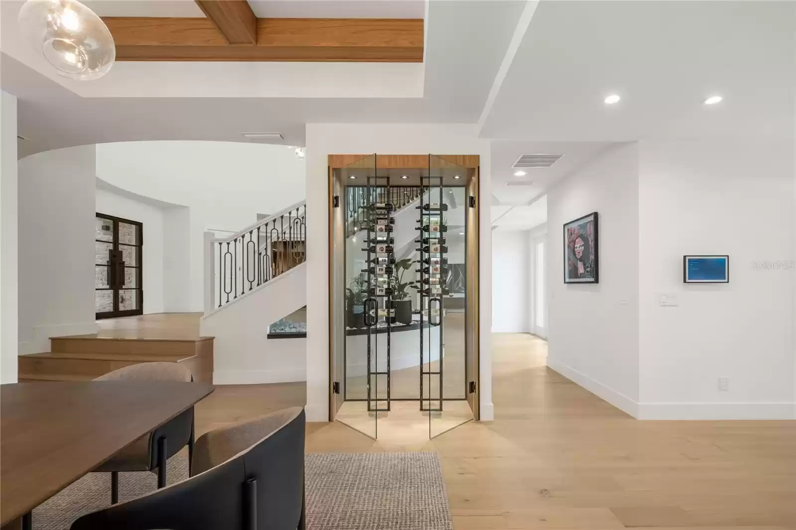 Dining Room / wine tasting area