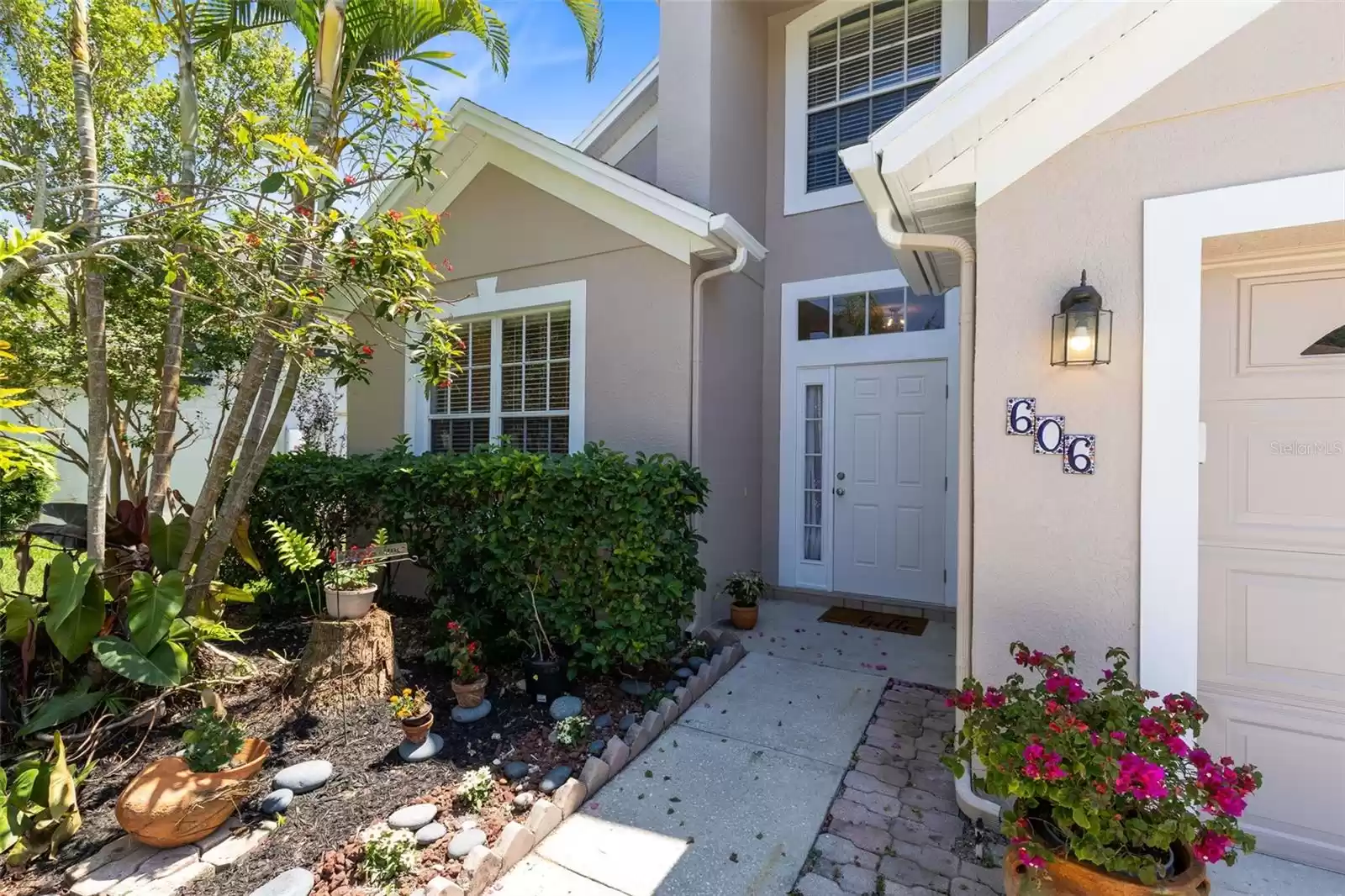 FRONT ENTRY WITH BRAND NEW FRONT DOOR