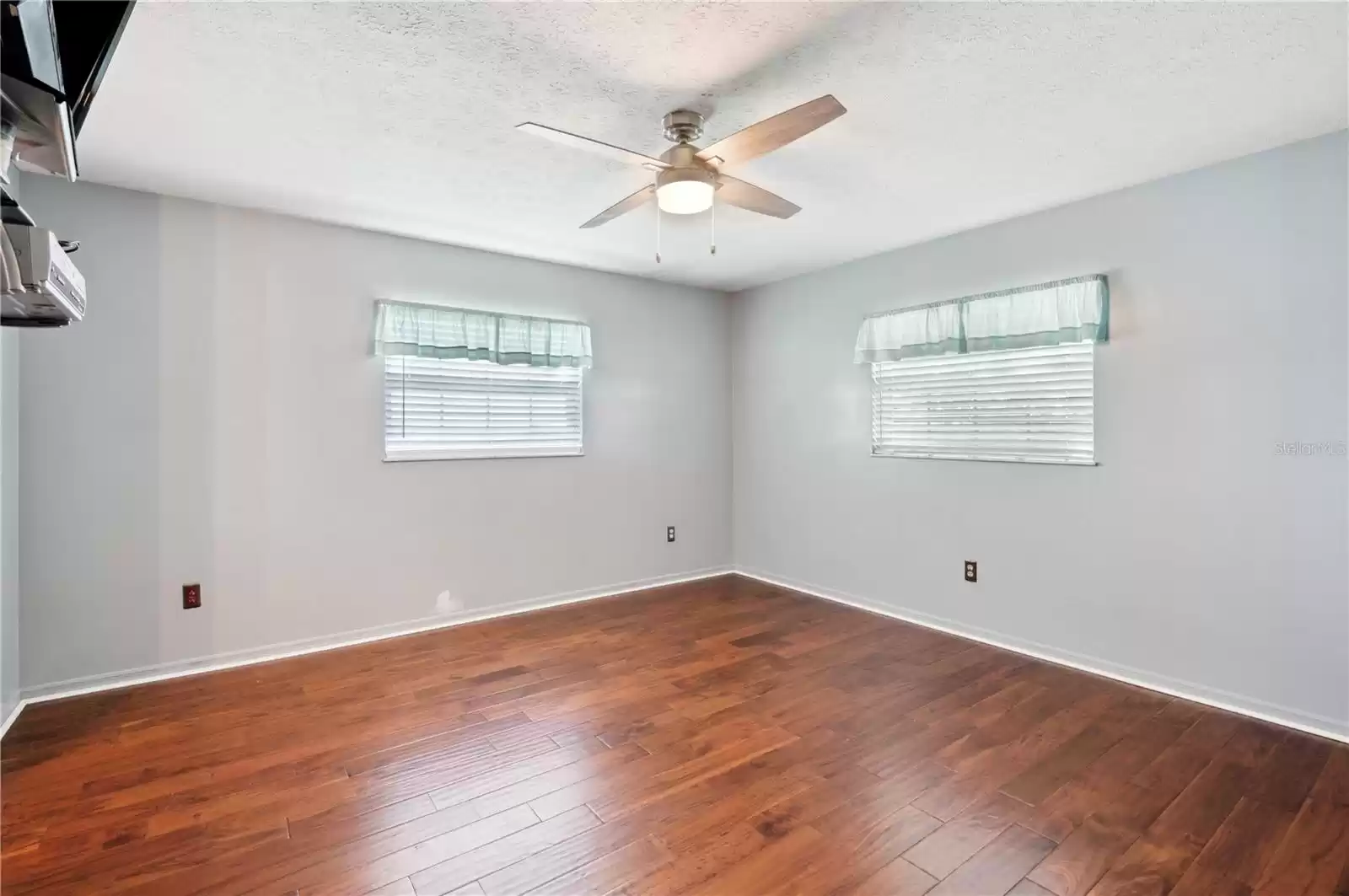 31226 SAINT JOE ROAD, DADE CITY, Florida 33525, 3 Bedrooms Bedrooms, ,3 BathroomsBathrooms,Residential,For Sale,SAINT JOE,MFRT3525843