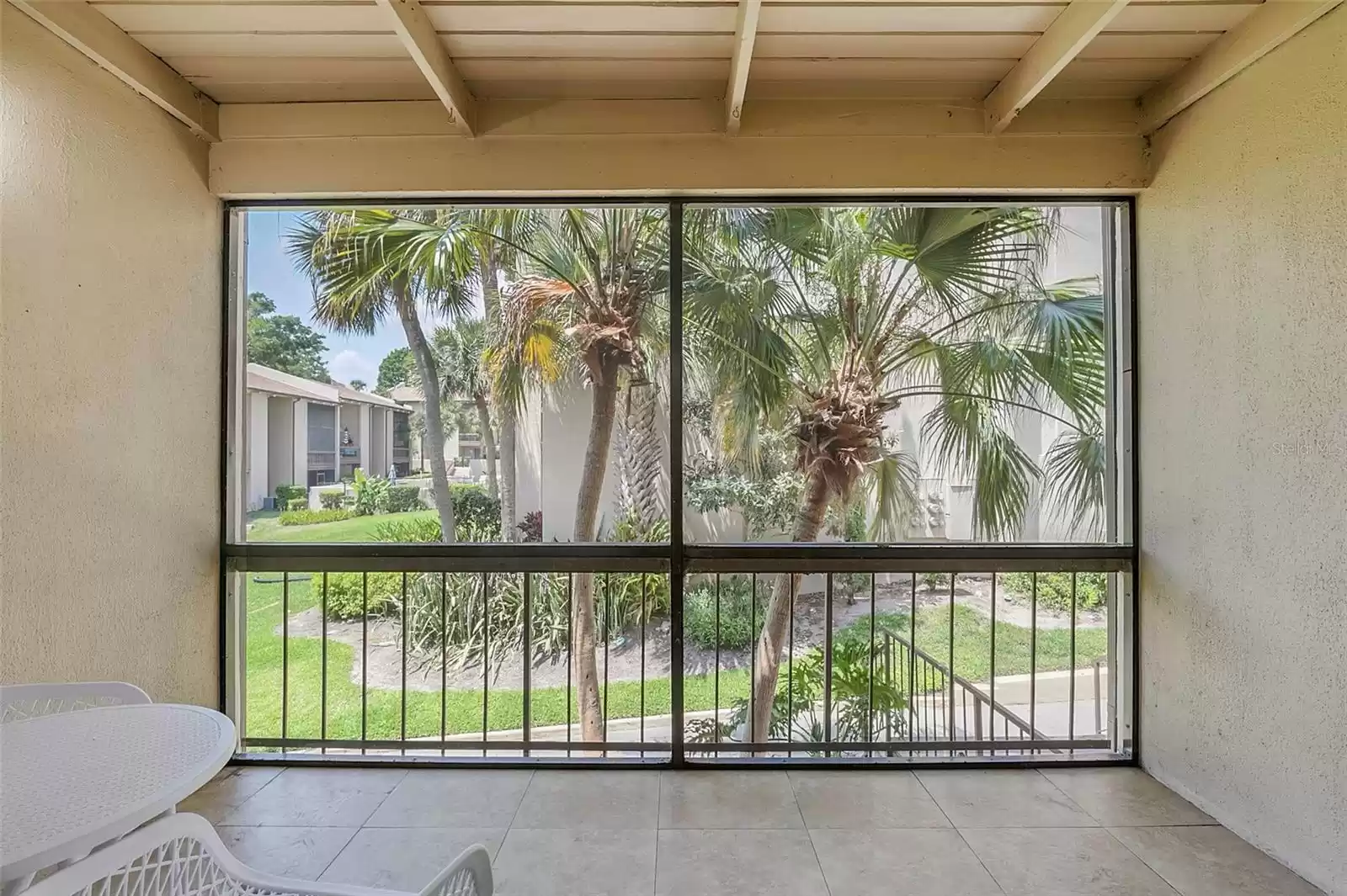 screen enclosed porch