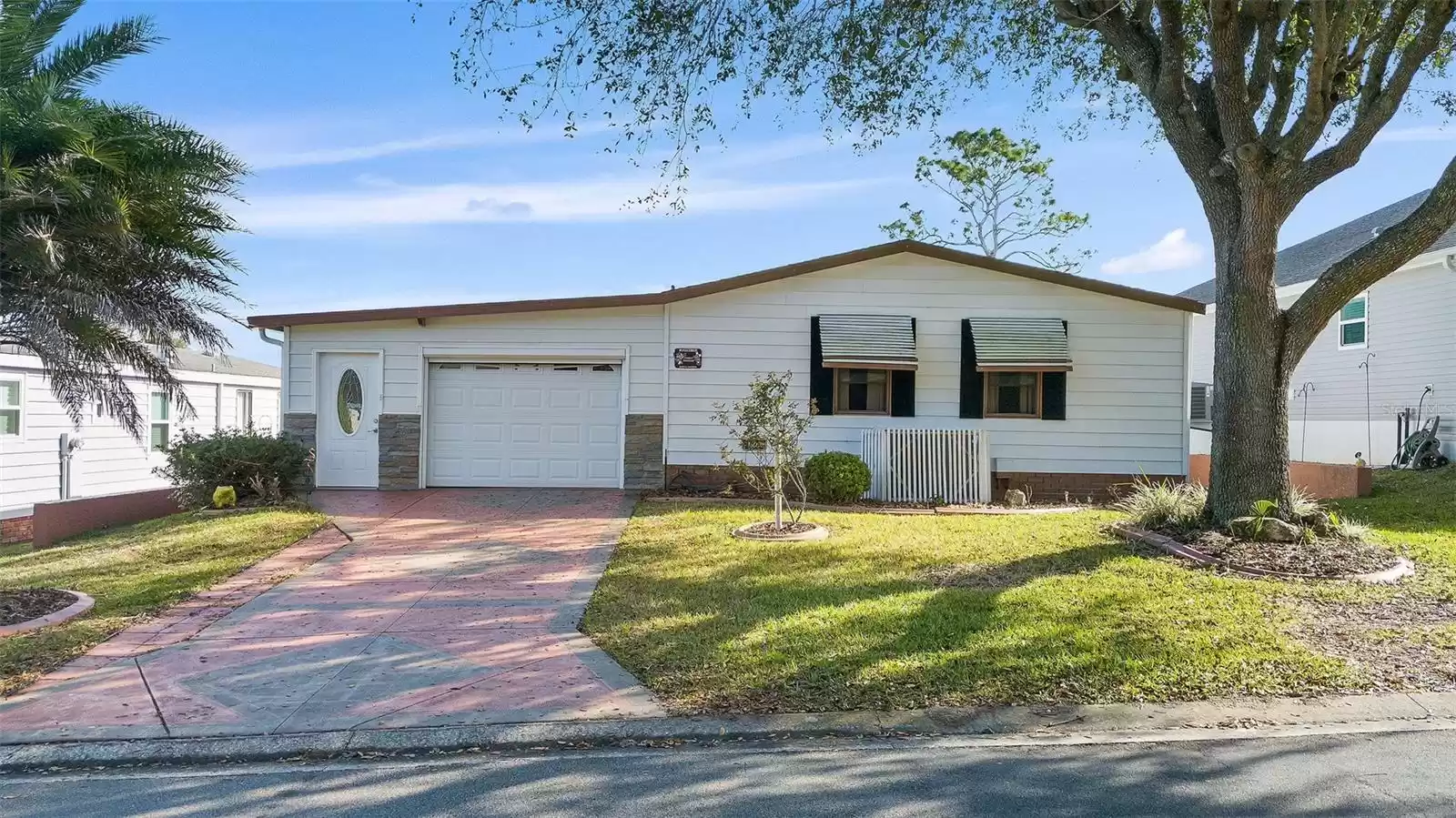 1609 MAGNOLIA AVENUE, THE VILLAGES, Florida 32159, 2 Bedrooms Bedrooms, ,2 BathroomsBathrooms,Residential,For Sale,MAGNOLIA,MFRG5082121