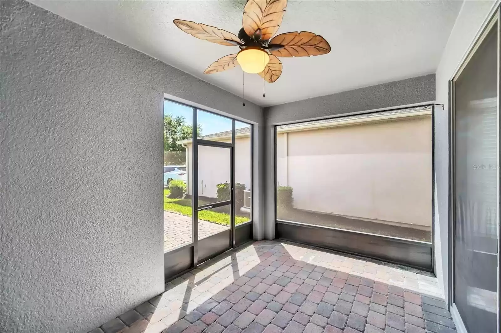 8233 LAKEVIEW CROSSING DRIVE, WINTER GARDEN, Florida 34787, 4 Bedrooms Bedrooms, ,3 BathroomsBathrooms,Residential,For Sale,LAKEVIEW CROSSING,MFRO6204258