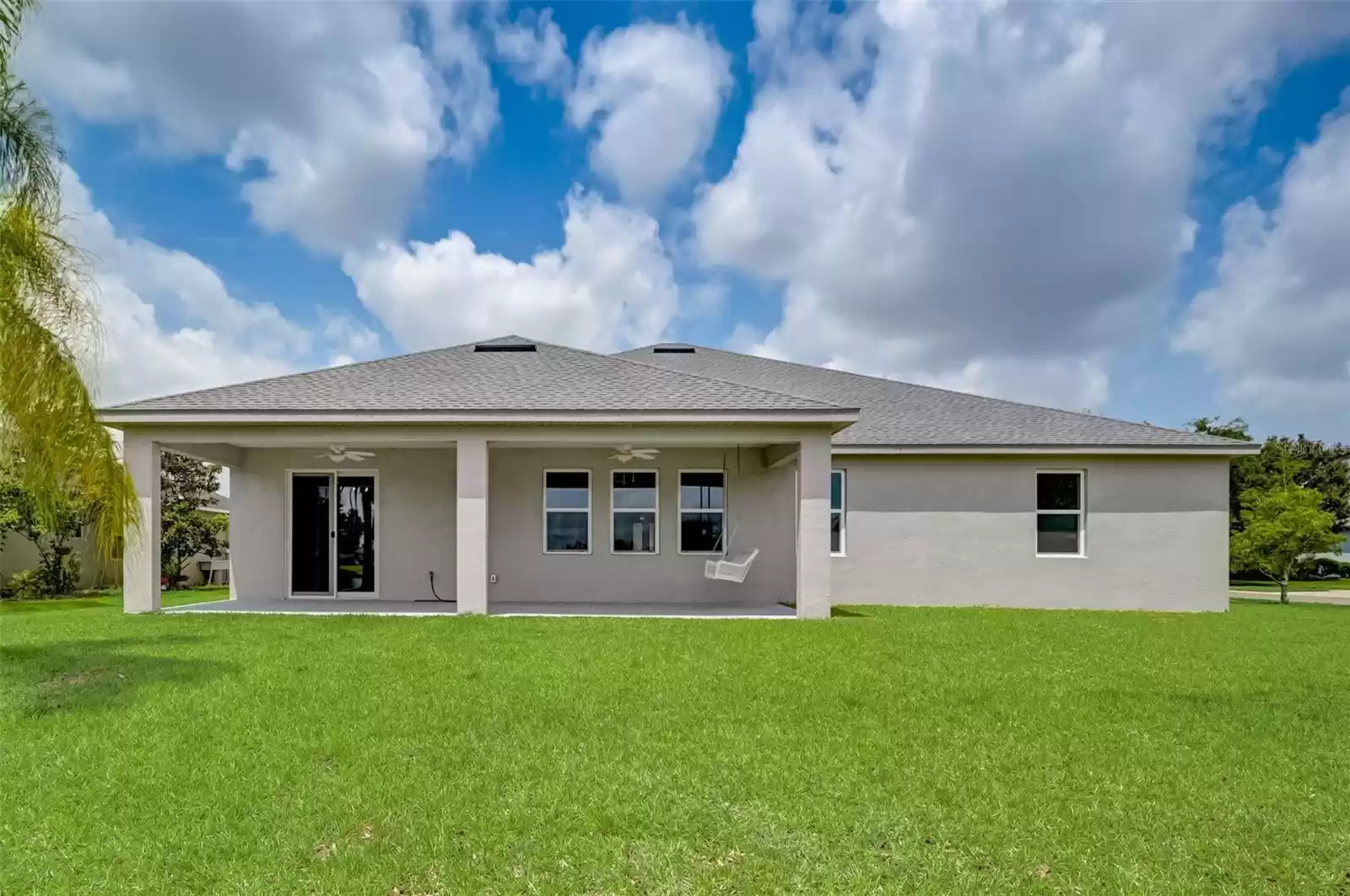 2402 CUMBERLAND CLIFF DRIVE, RUSKIN, Florida 33570, 4 Bedrooms Bedrooms, ,3 BathroomsBathrooms,Residential,For Sale,CUMBERLAND CLIFF,MFRT3526118