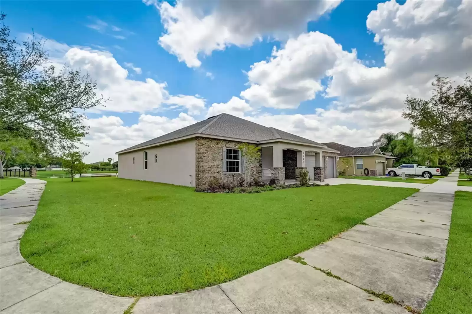 2402 CUMBERLAND CLIFF DRIVE, RUSKIN, Florida 33570, 4 Bedrooms Bedrooms, ,3 BathroomsBathrooms,Residential,For Sale,CUMBERLAND CLIFF,MFRT3526118