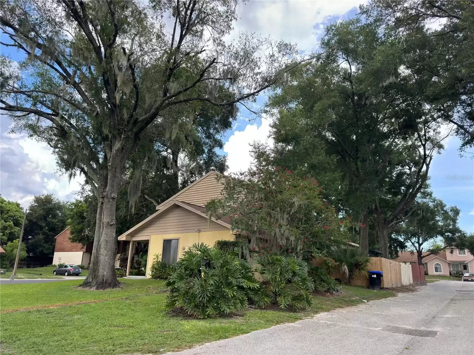 3936 MAGNOLIA POINTE LANE, ORLANDO, Florida 32810, 3 Bedrooms Bedrooms, ,2 BathroomsBathrooms,Residential,For Sale,MAGNOLIA POINTE,MFRO6205237