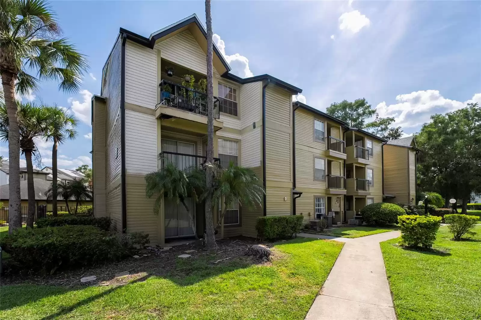 1908 LAKE ATRIUMS CIRCLE, ORLANDO, Florida 32839, 1 Bedroom Bedrooms, ,1 BathroomBathrooms,Residential,For Sale,LAKE ATRIUMS,MFRO6158078