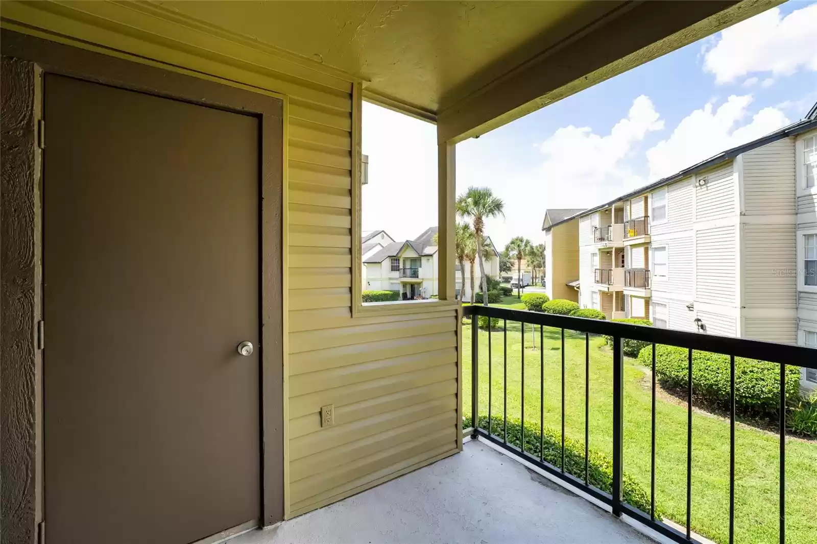 1908 LAKE ATRIUMS CIRCLE, ORLANDO, Florida 32839, 1 Bedroom Bedrooms, ,1 BathroomBathrooms,Residential,For Sale,LAKE ATRIUMS,MFRO6158078