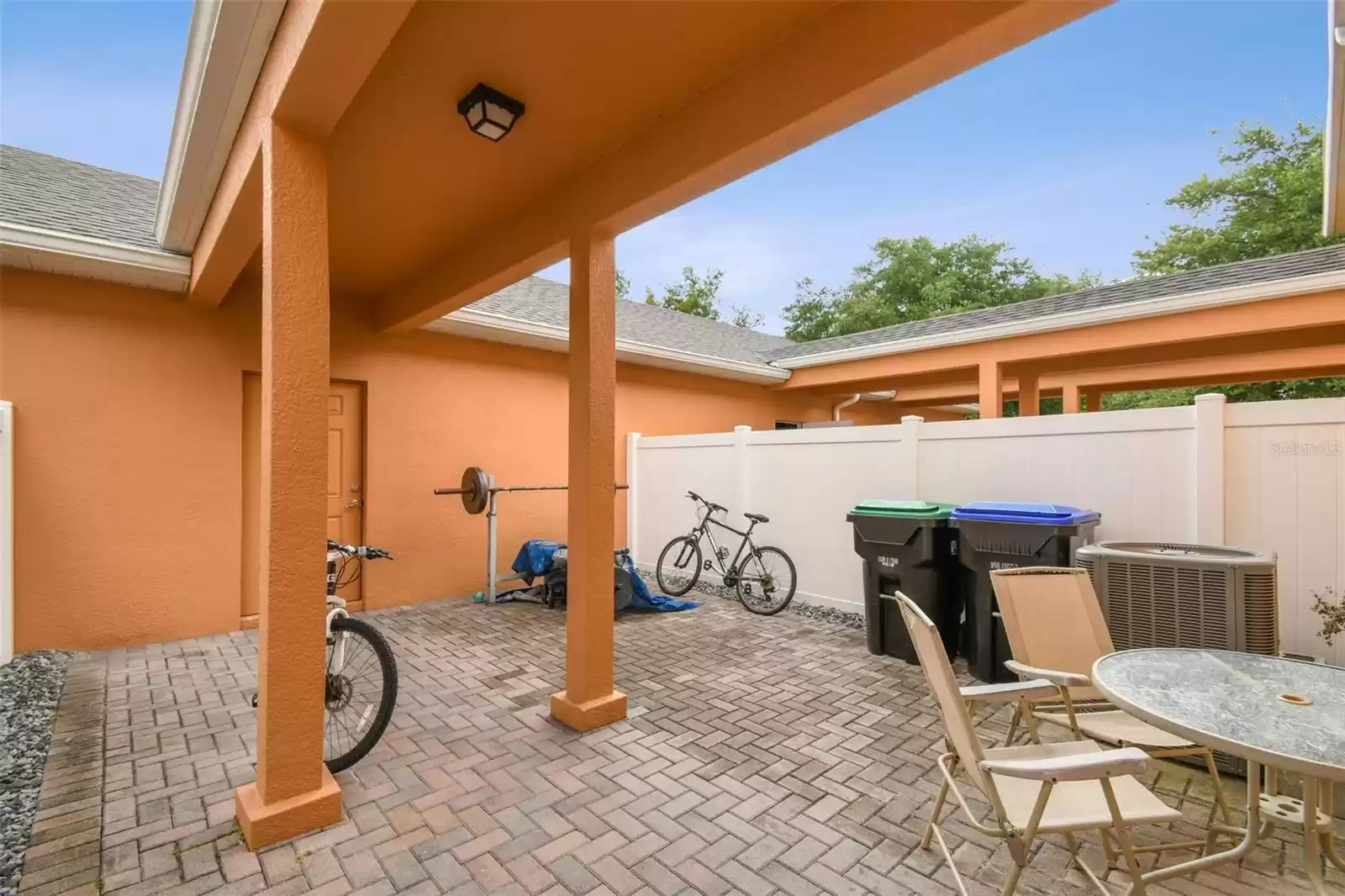 14090 AVENUE OF THE GROVES, WINTER GARDEN, Florida 34787, 2 Bedrooms Bedrooms, ,2 BathroomsBathrooms,Residential,For Sale,AVENUE OF THE GROVES,MFRO6205434