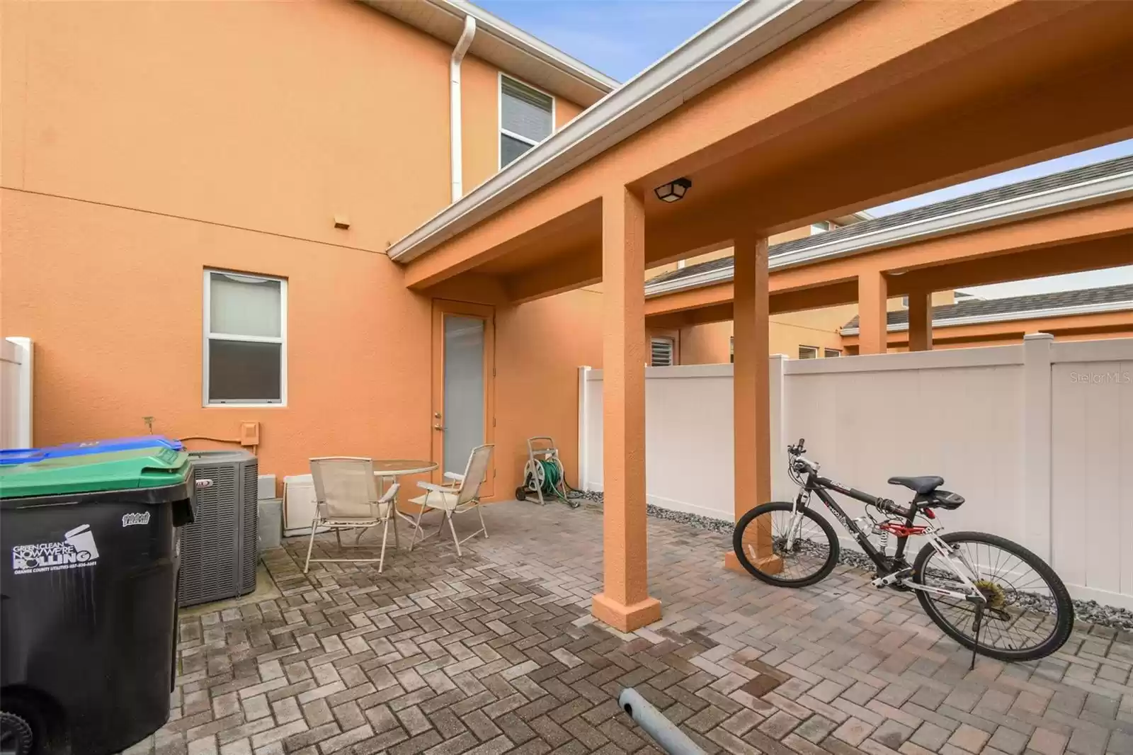 14090 AVENUE OF THE GROVES, WINTER GARDEN, Florida 34787, 2 Bedrooms Bedrooms, ,2 BathroomsBathrooms,Residential,For Sale,AVENUE OF THE GROVES,MFRO6205434