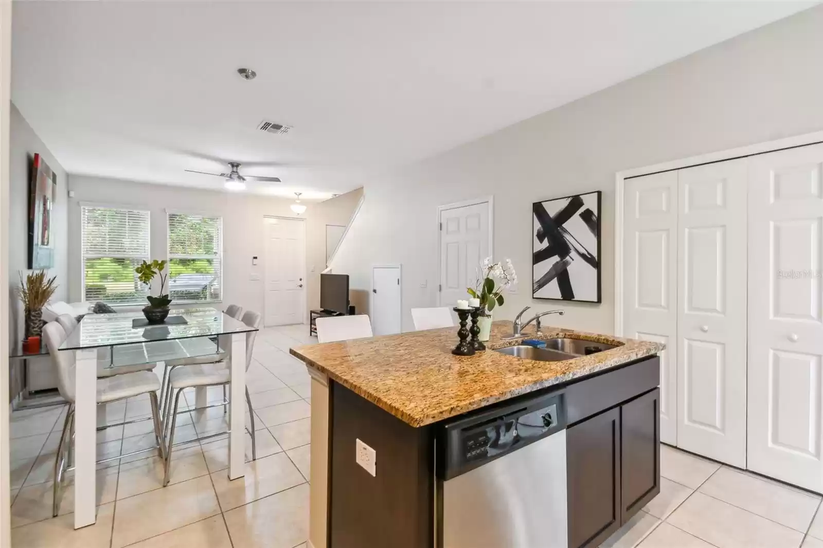 14090 AVENUE OF THE GROVES, WINTER GARDEN, Florida 34787, 2 Bedrooms Bedrooms, ,2 BathroomsBathrooms,Residential,For Sale,AVENUE OF THE GROVES,MFRO6205434