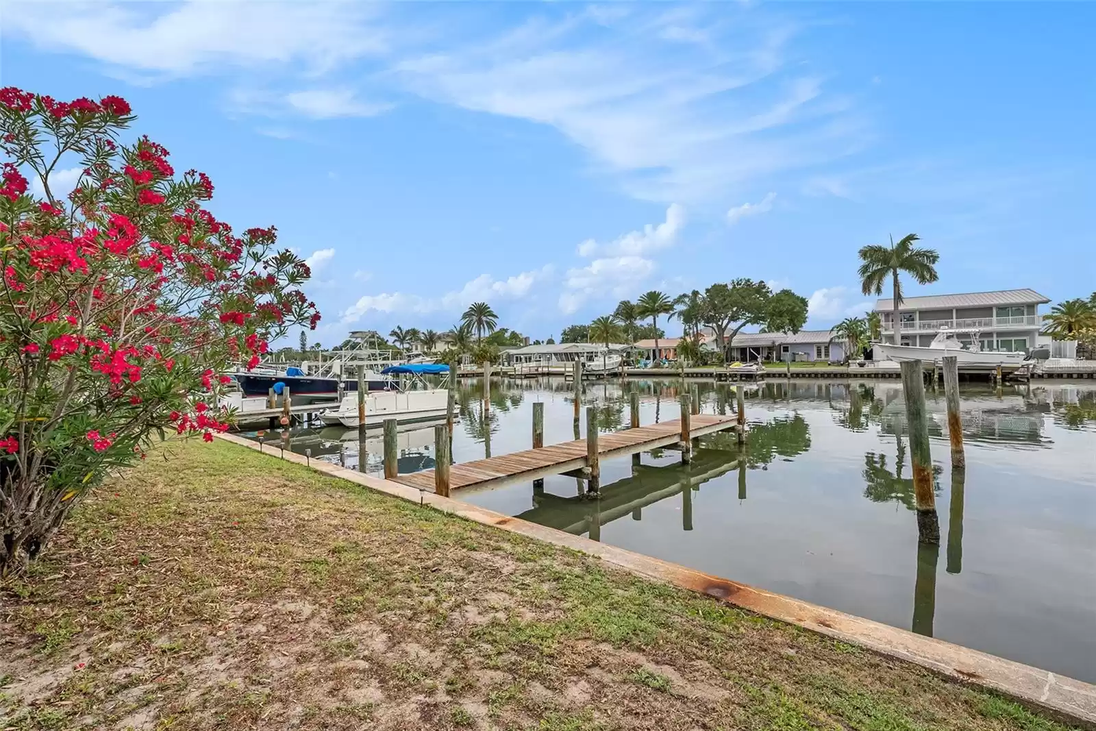 318 WINDRUSH BOULEVARD, INDIAN ROCKS BEACH, Florida 33785, 3 Bedrooms Bedrooms, ,2 BathroomsBathrooms,Residential,For Sale,WINDRUSH,MFRT3528303