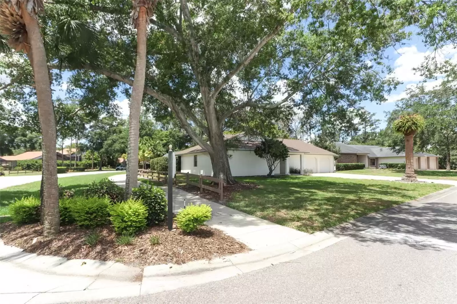 7308 PINEMOUNT DRIVE, ORLANDO, Florida 32819, 4 Bedrooms Bedrooms, ,3 BathroomsBathrooms,Residential,For Sale,PINEMOUNT,MFRO6207954